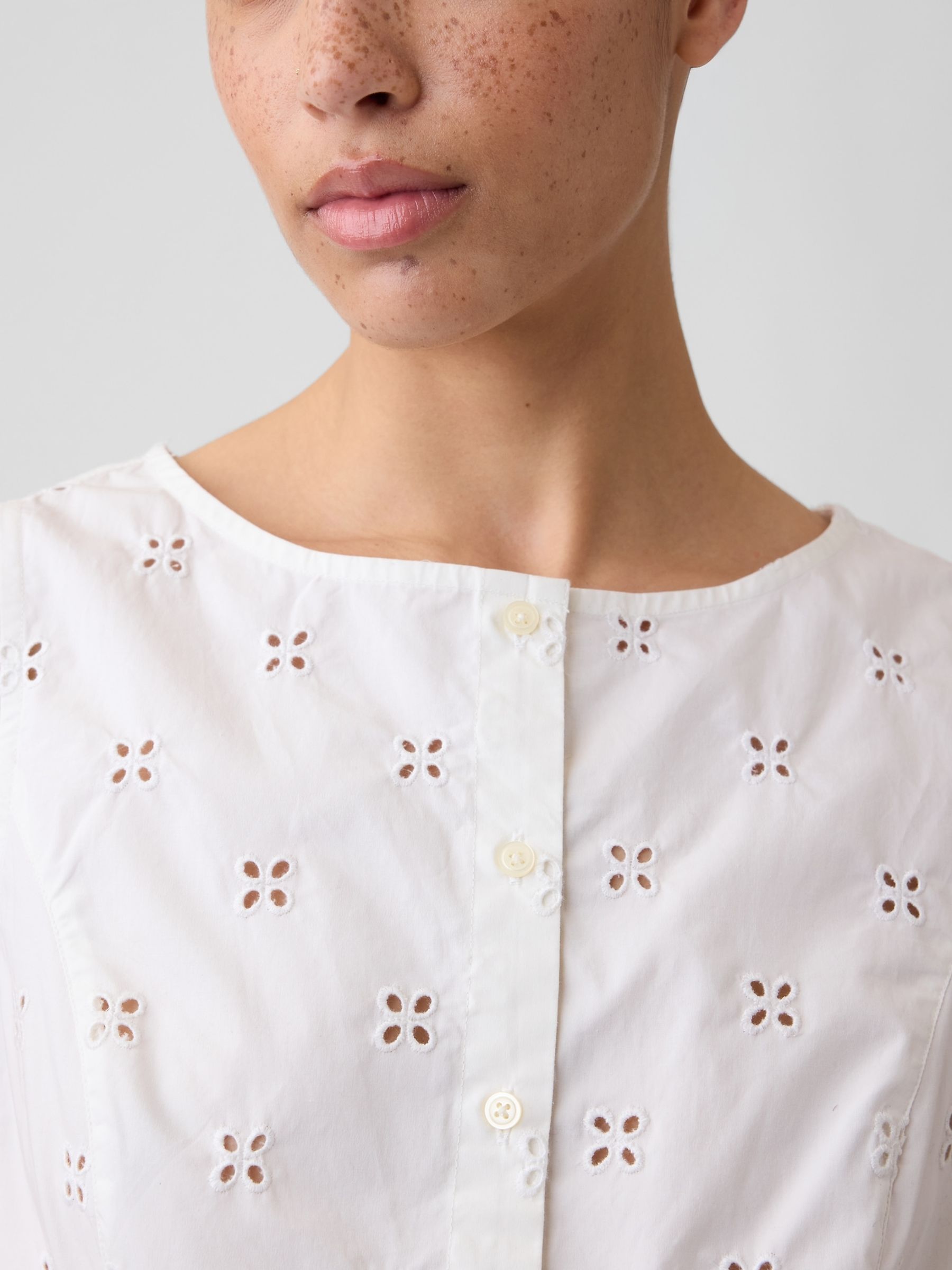 White Boatneck Button-Up Top - Image 3 of 5