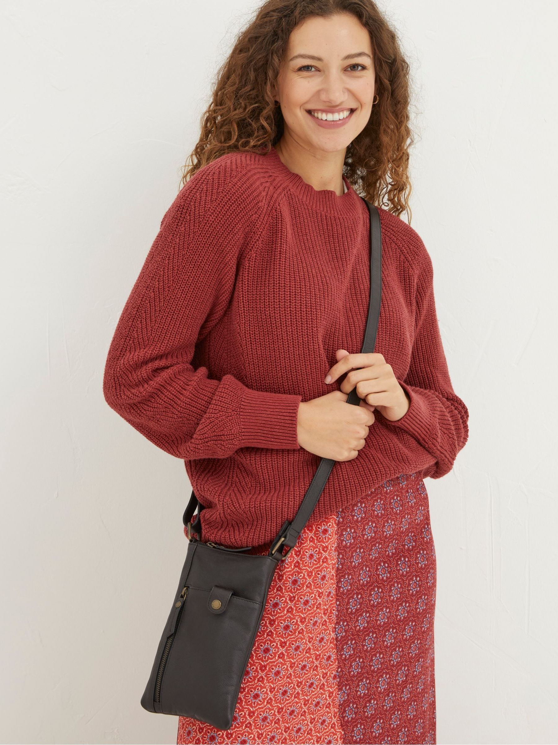 Essie Black Multi Zip Phone Bag - Image 4 of 4 Essie Black Multi Zip Phone Bag - Image 4 of 4