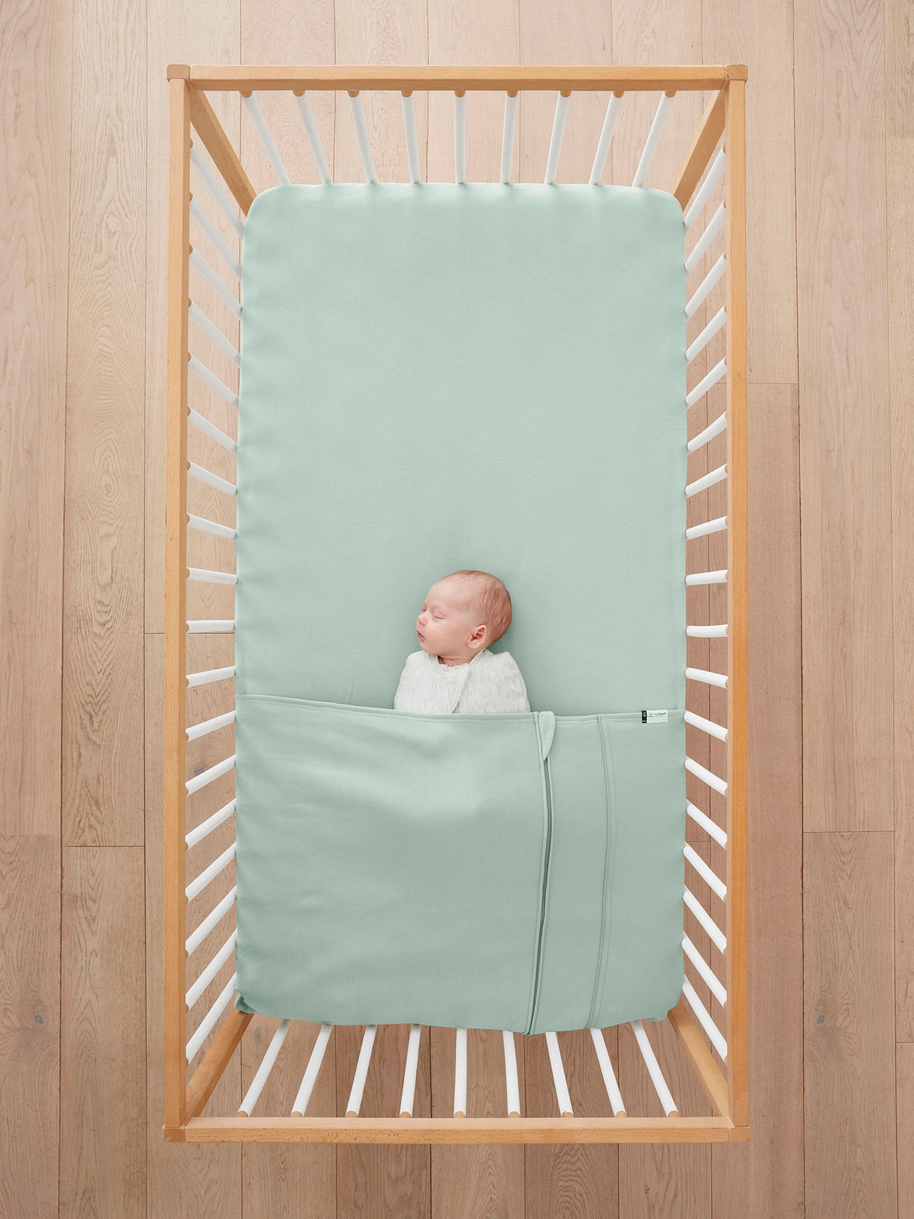 ergoPouch Cot Tuck Sheet - Image 1 of 6