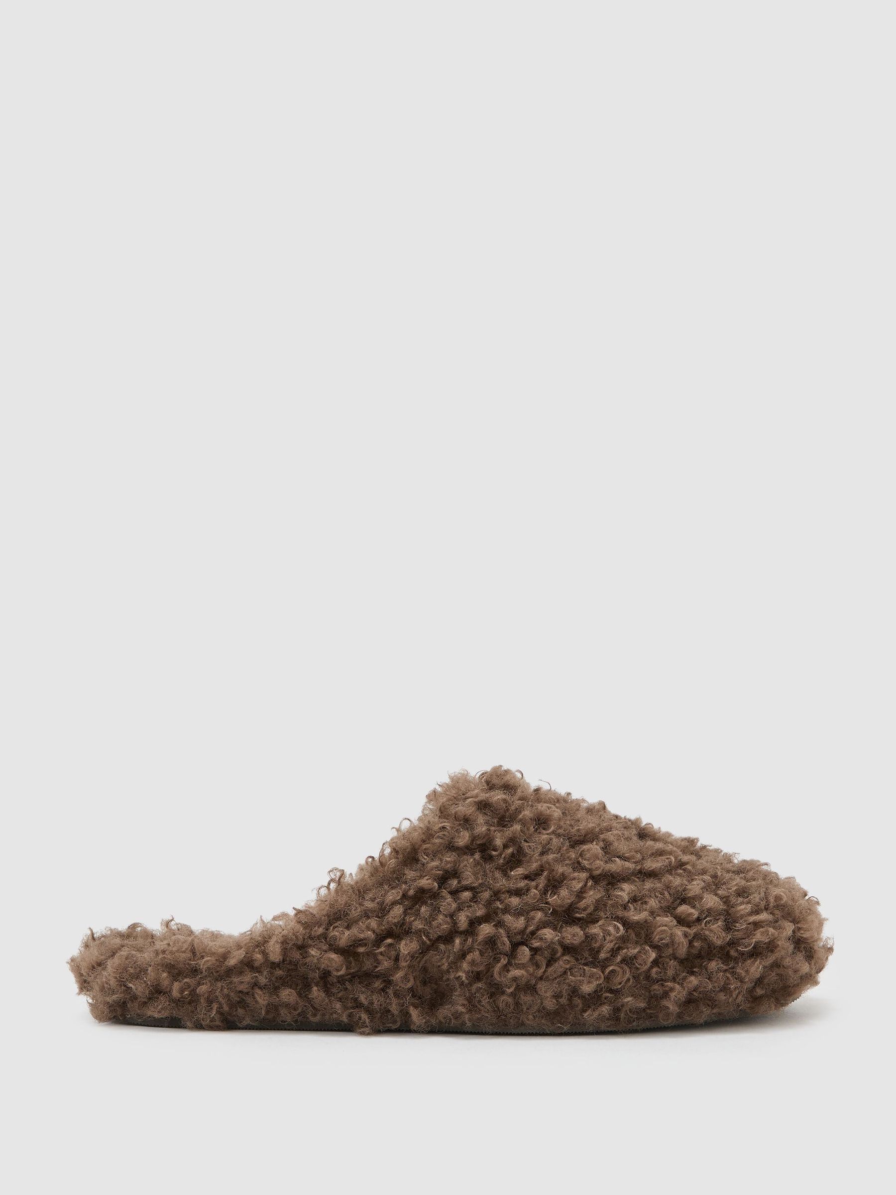 رمادي - Reiss Freya Borg Mule Slippers - الصورة 1 من 4
