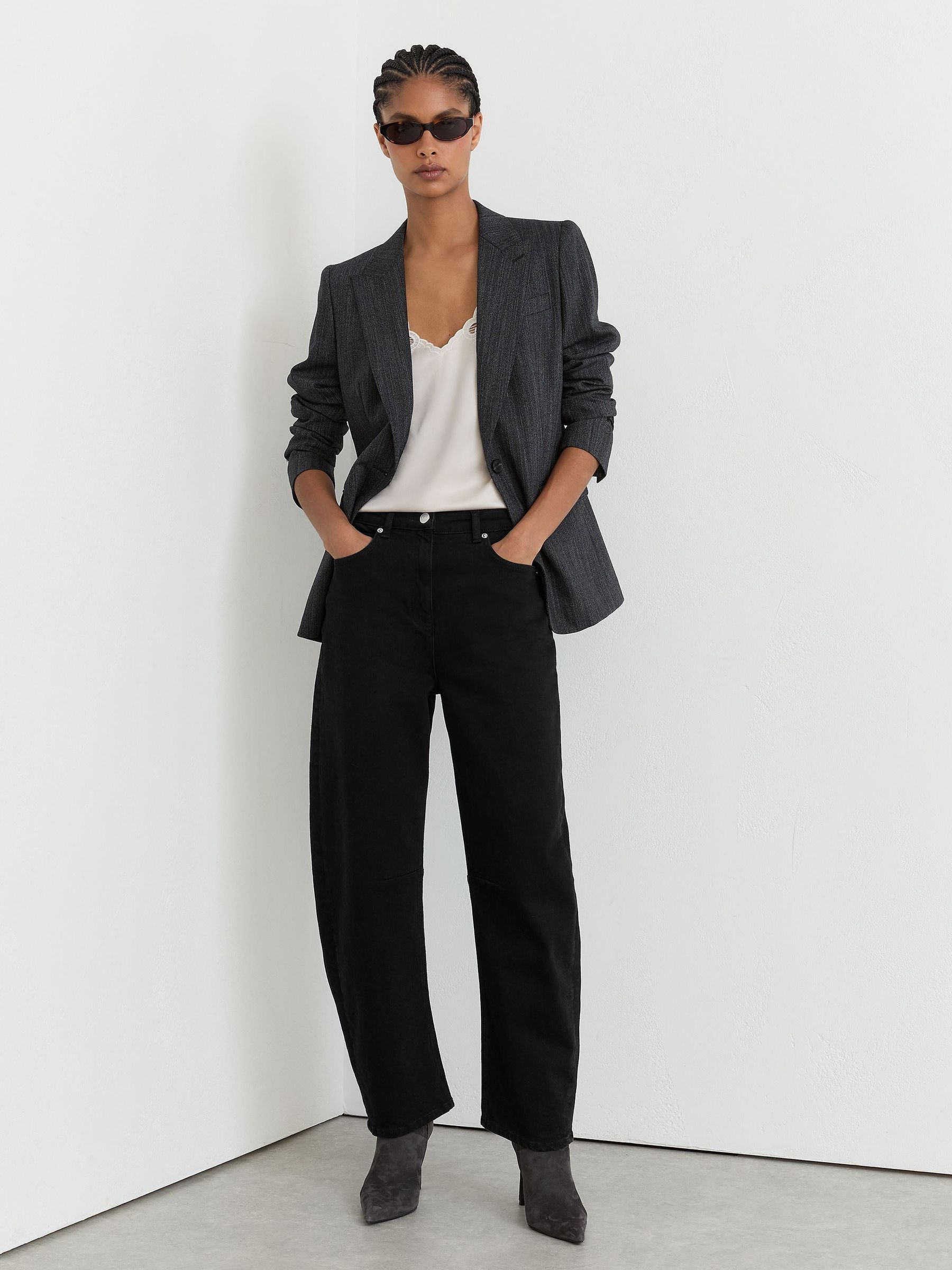 Barrel-Leg Jeans in Black - Image 4 of 8