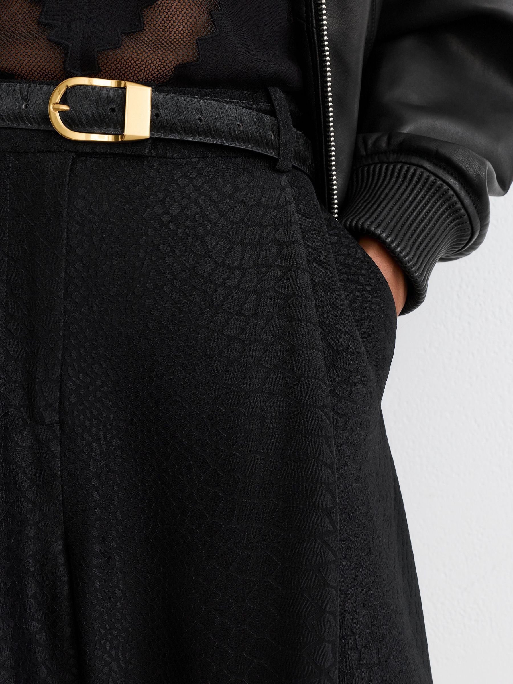 Jacquard Deep-Pleat Barrel-Leg Trousers in Black - Image 3 of 6