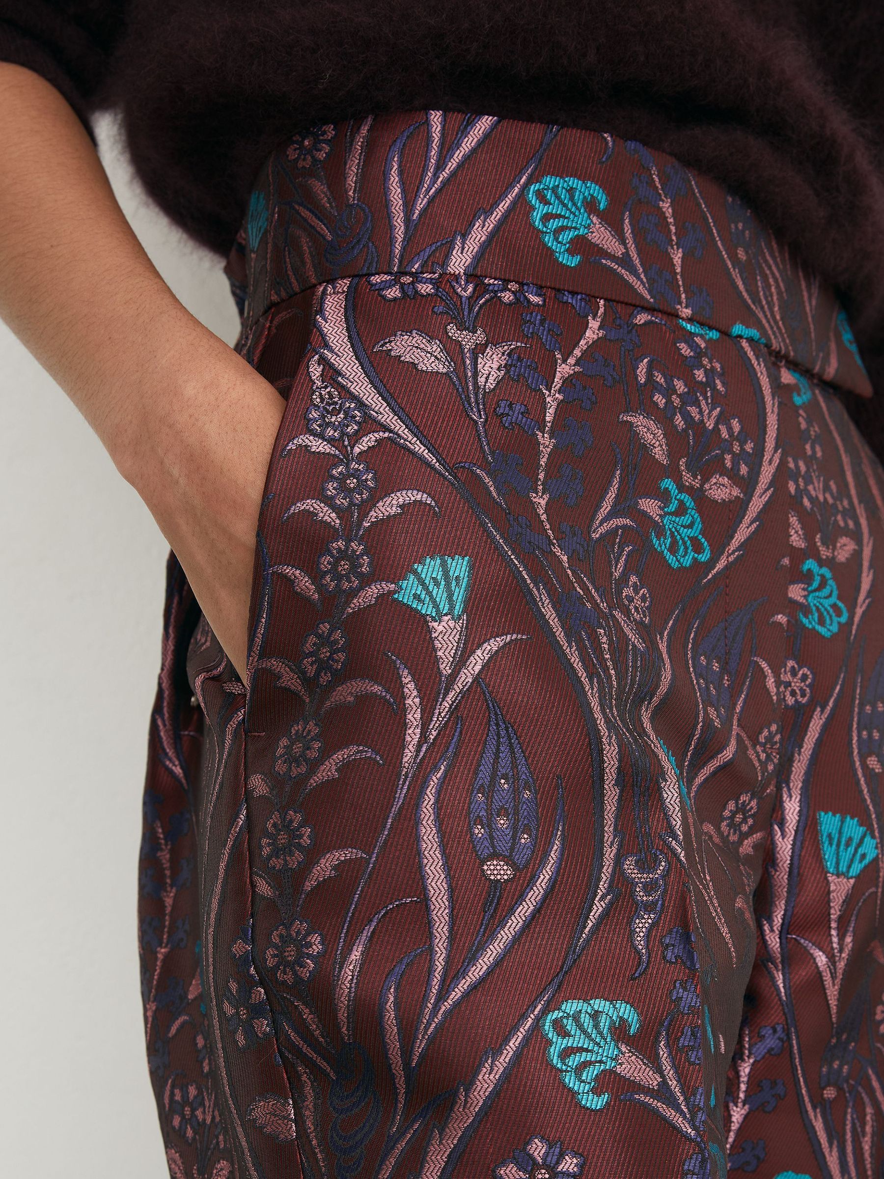 Jacquard Tapered Trousers in Purple - Image 6 de 9