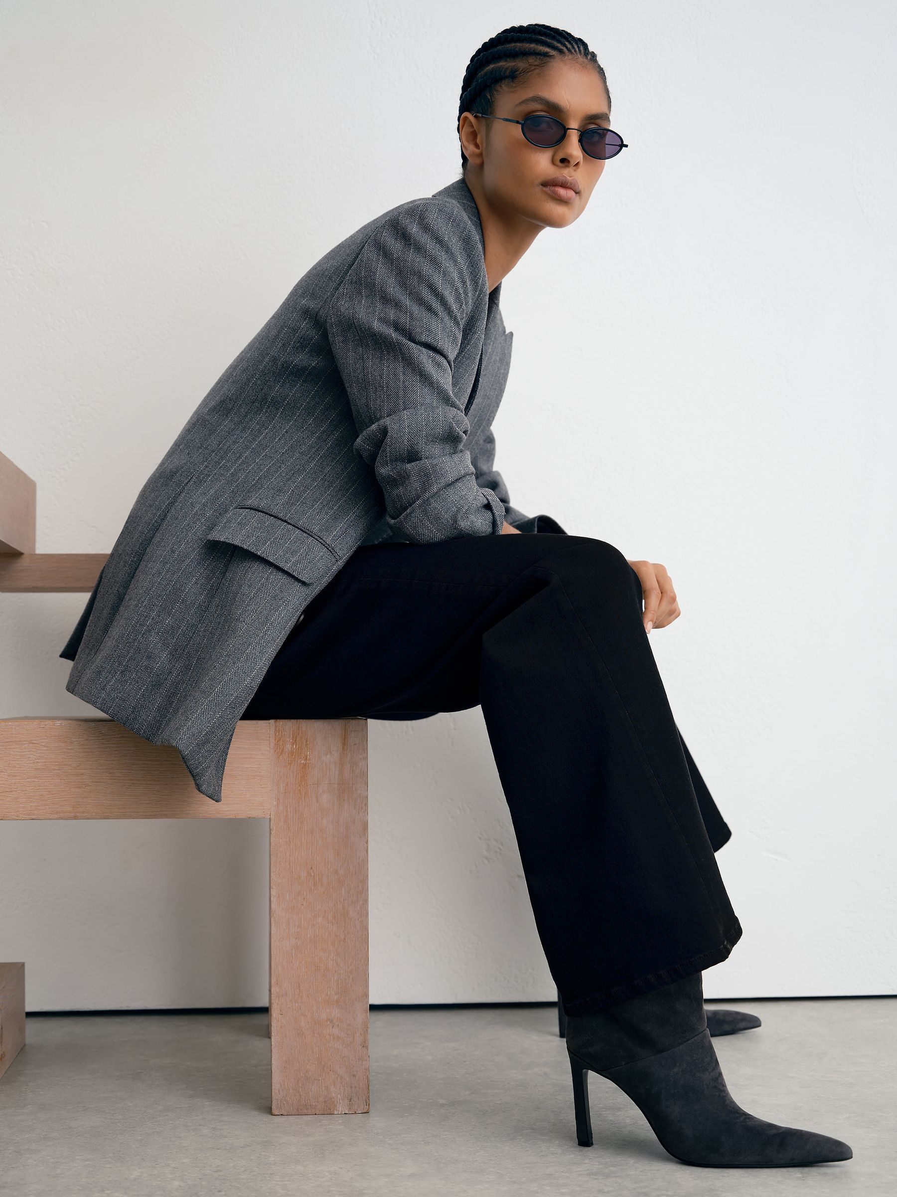 Cotton-Modal Wide-Leg Jeans in Black - Image 4 of 9