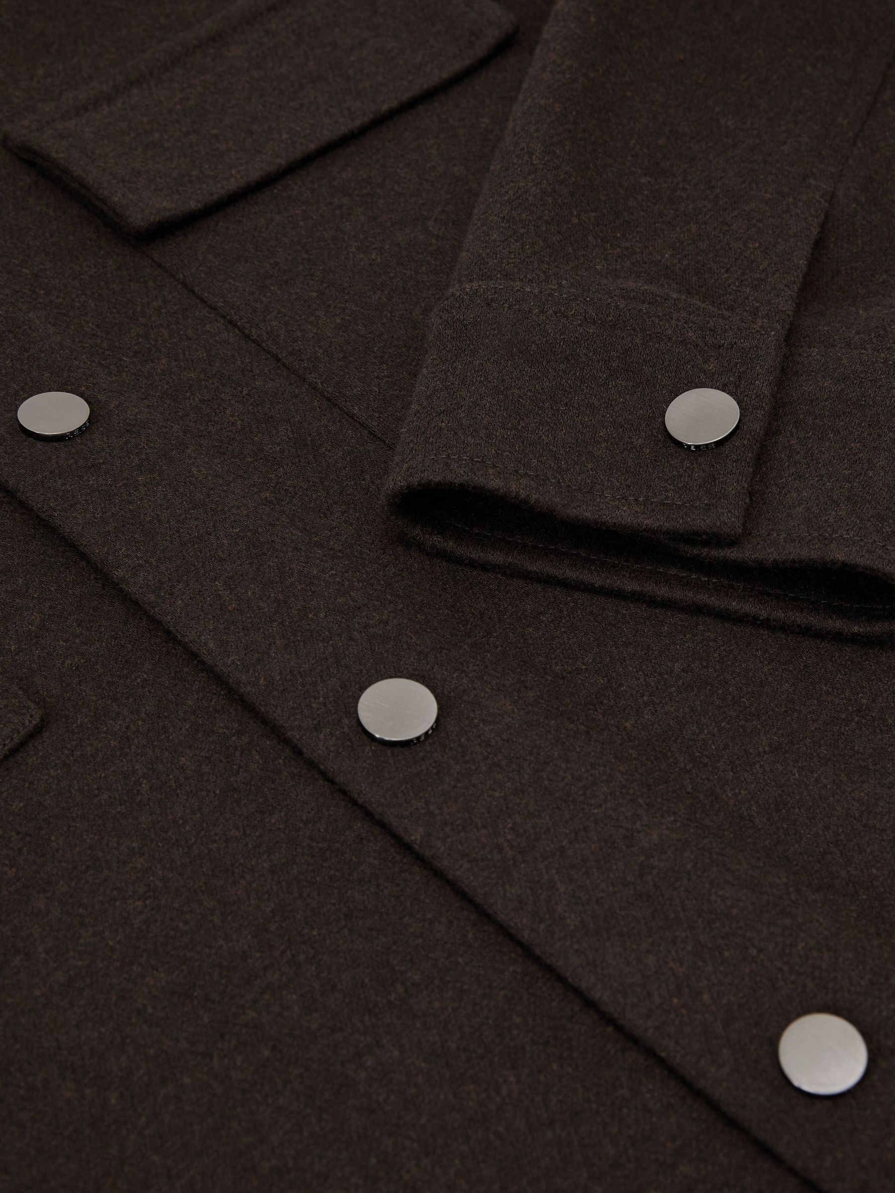 Regular Fit Shirt in Dark Brown - Bild 8 von 8