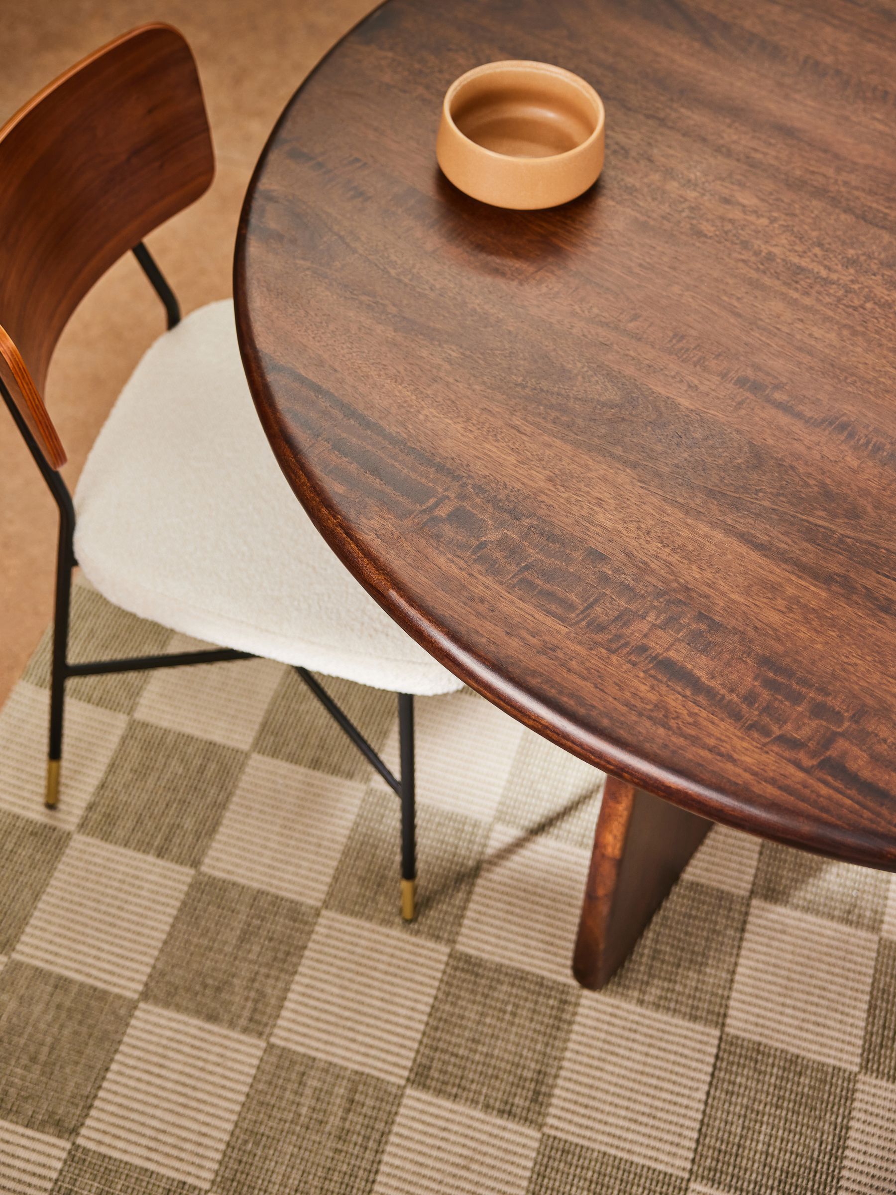 Arlo 4 Seater Round Dining Table in Dark Mango Wood - Image 2 of 3