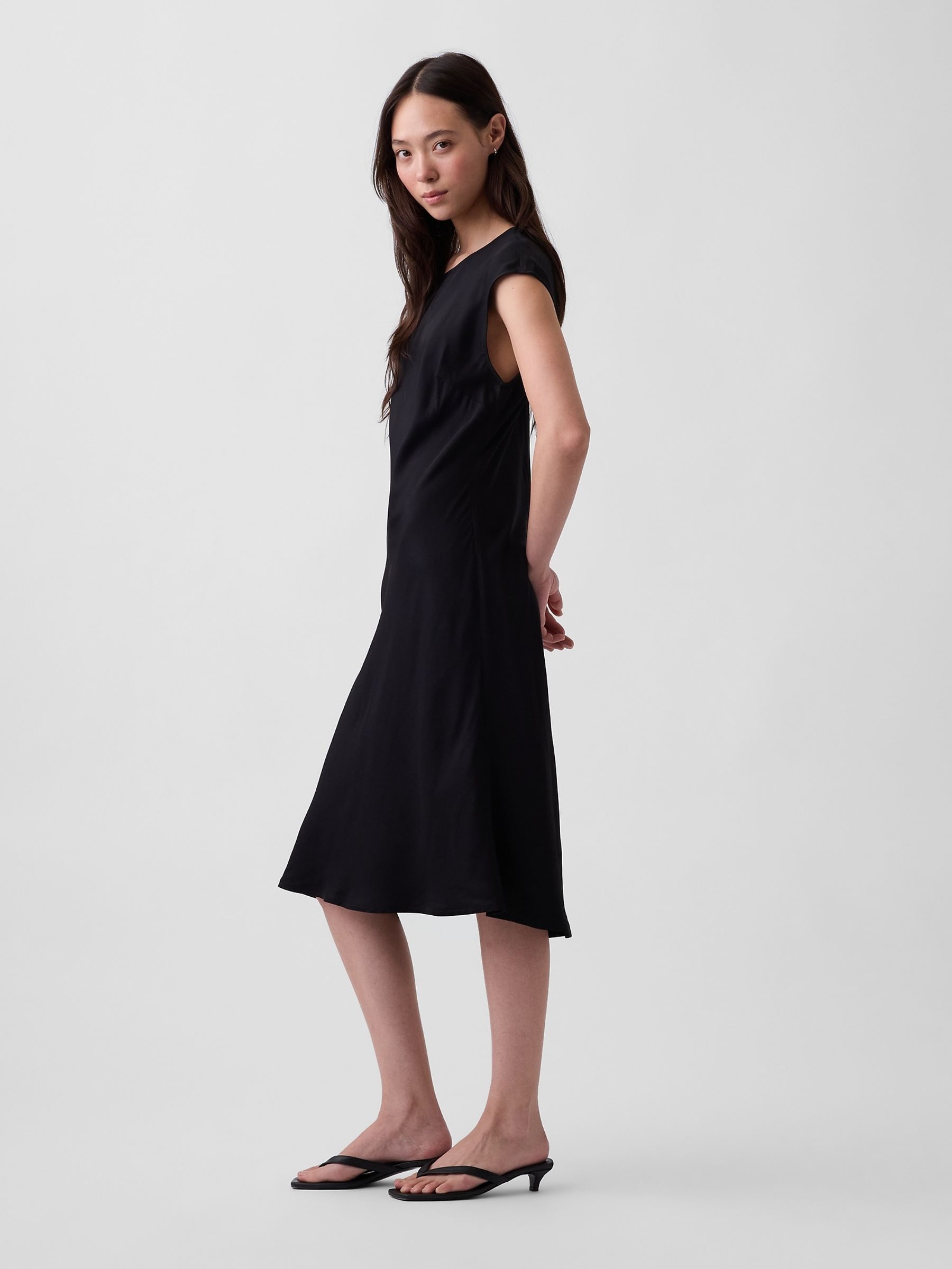 Black Cap-Sleeve Knee-Length Dress - Image 3 of 4