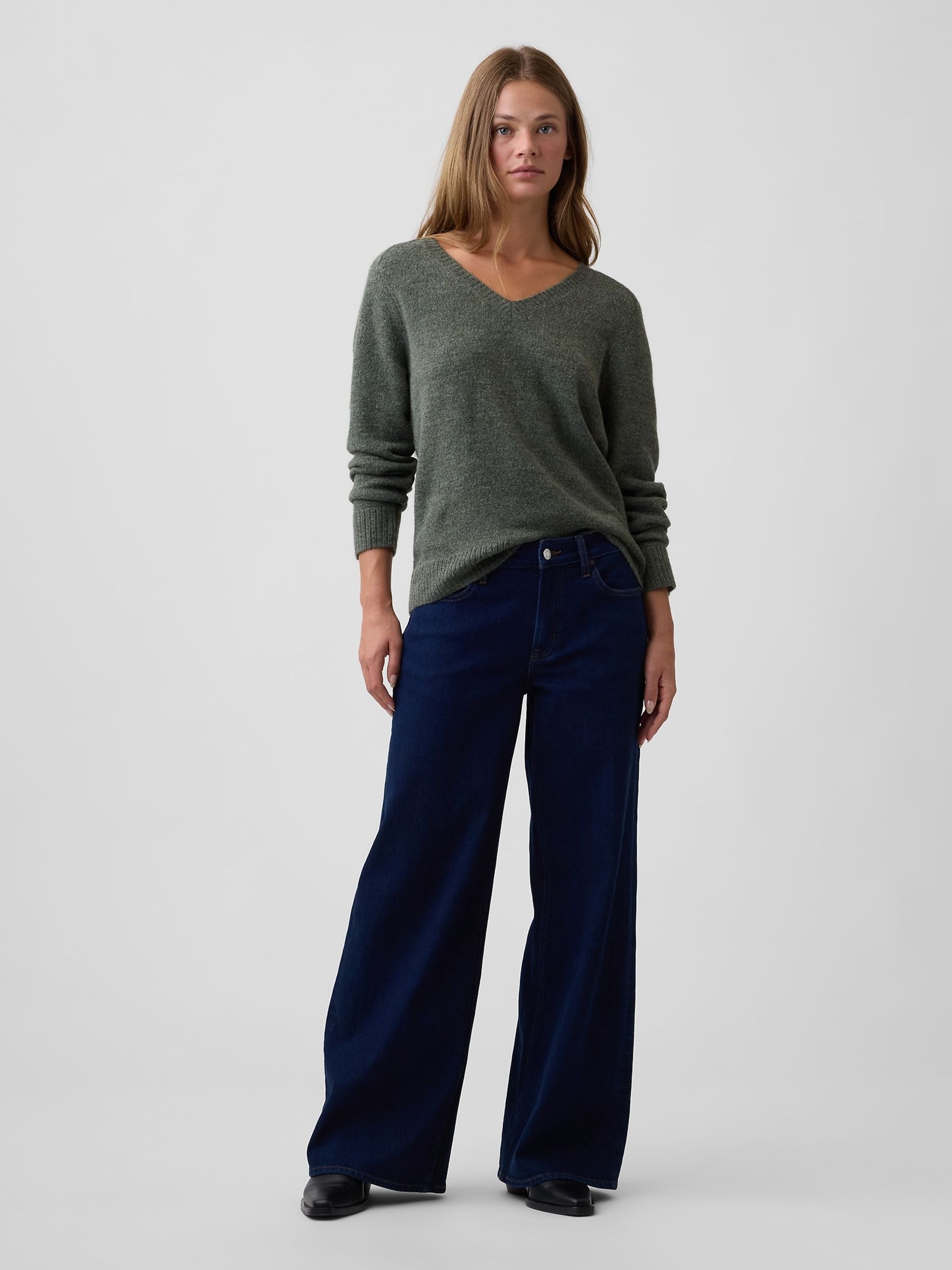 Green Relaxed Lightweight V-Neck Jumper - Image 3 of 5