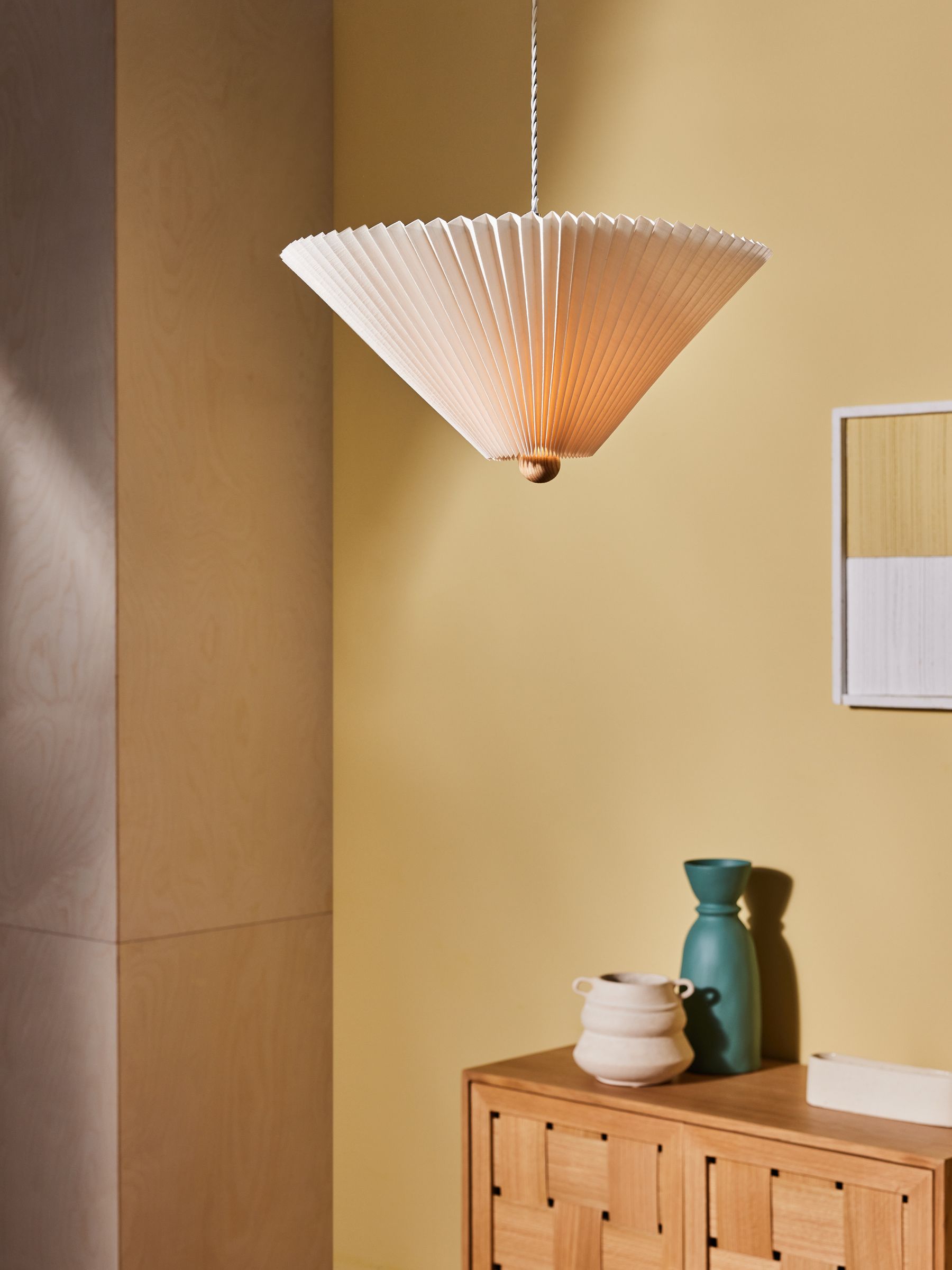 Lila Easyfit Shade in Cream - Image 1 of 3