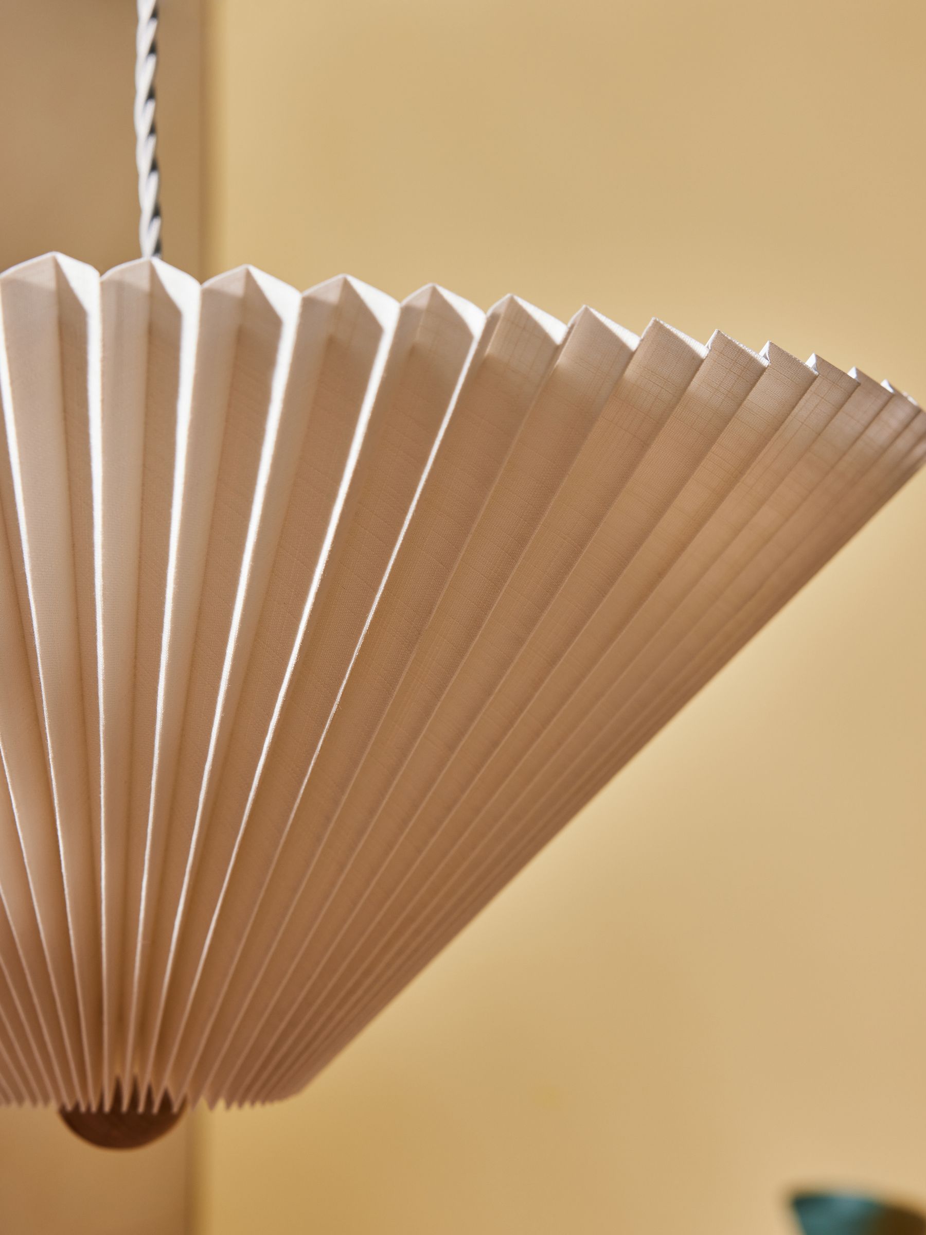 Lila Easyfit Shade in Cream - Image 2 of 3