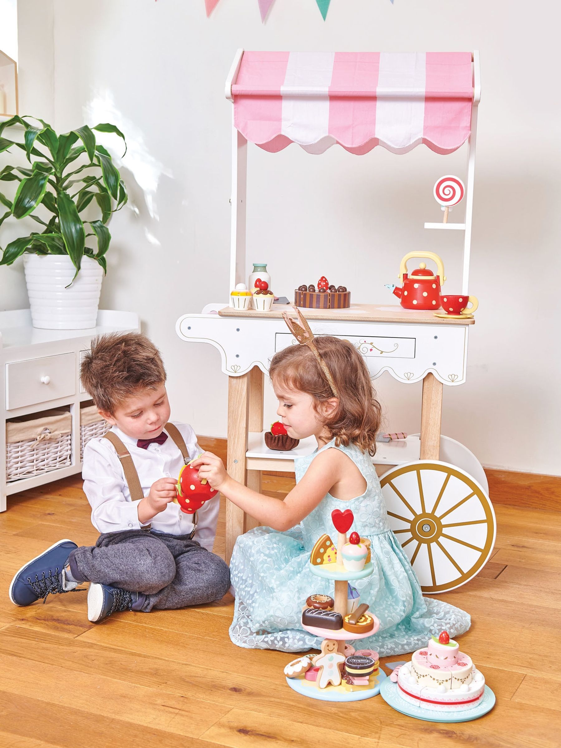 Le Toy Van Teas & Treats Trolley - Image 10 of 12