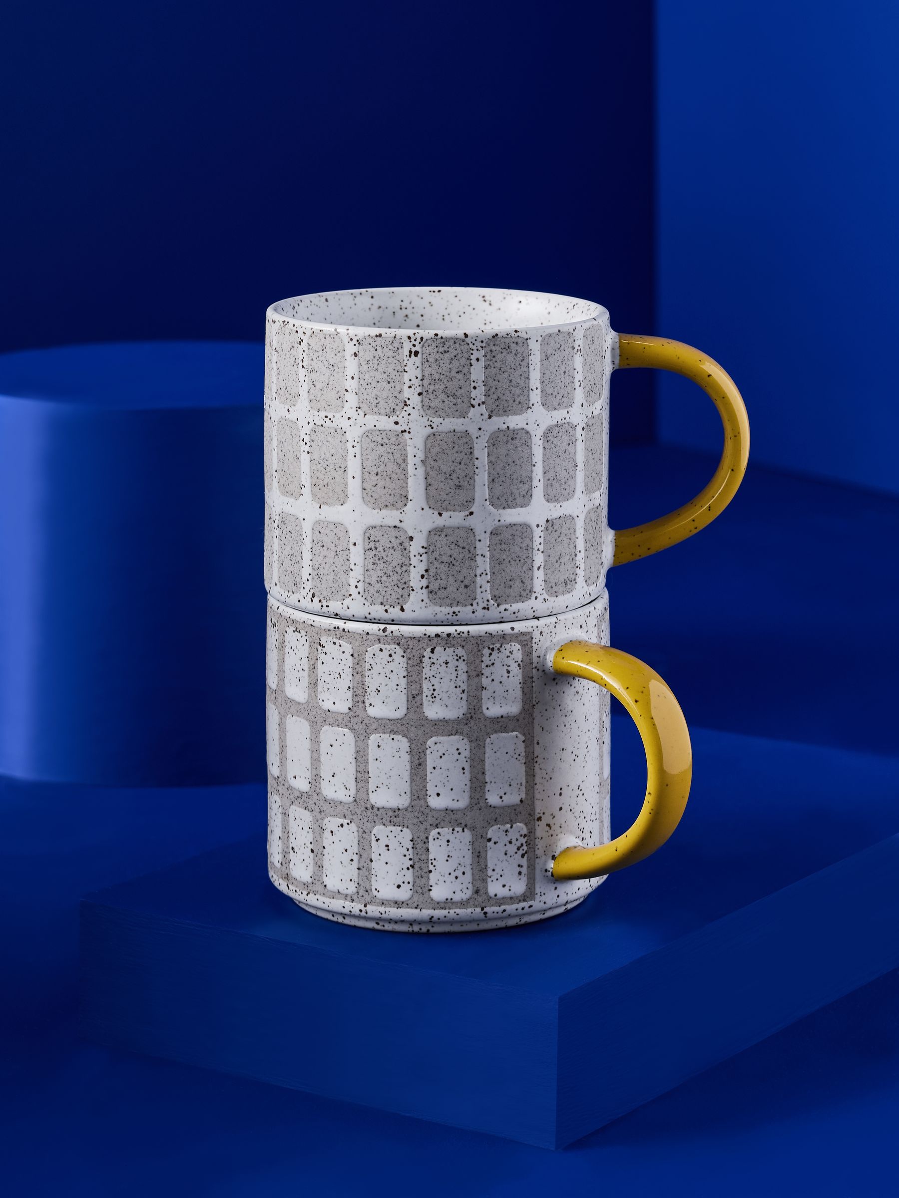 Set of 2 Joss Mugs in Natural/White/Yellow - Image 3 of 4