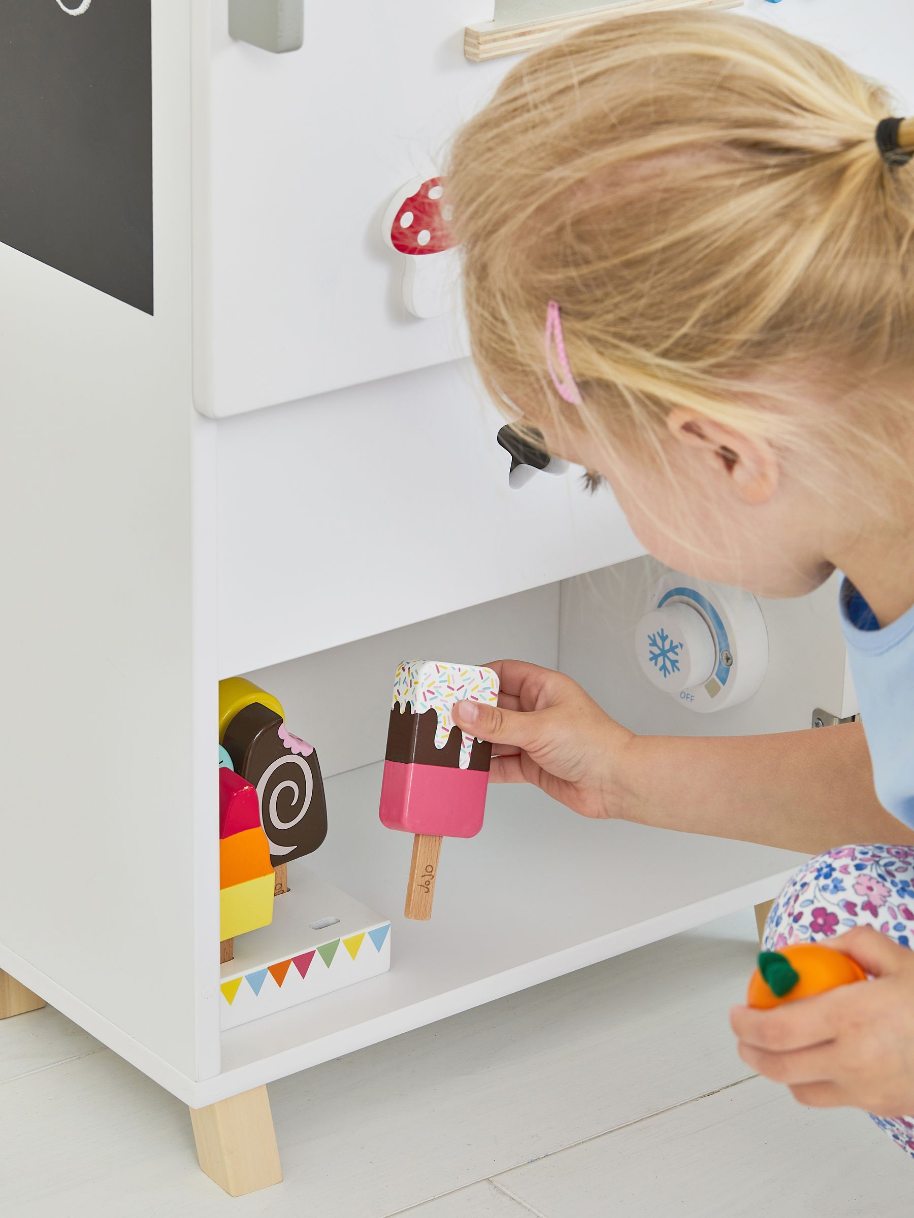 White Camden Wooden Fridge Freezer | JoJo Maman Bébé