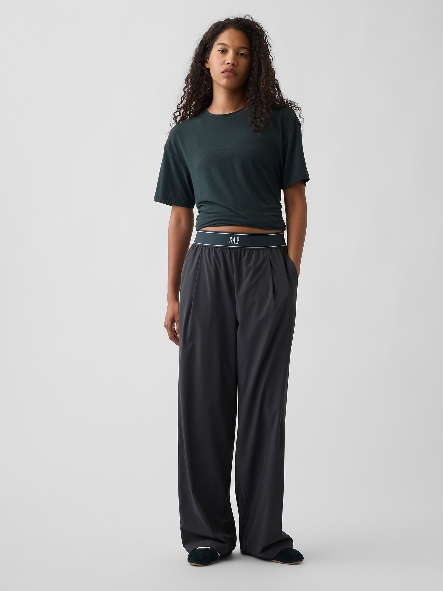Green GapFit Breathe Relaxed T-Shirt - Image 3 of 4