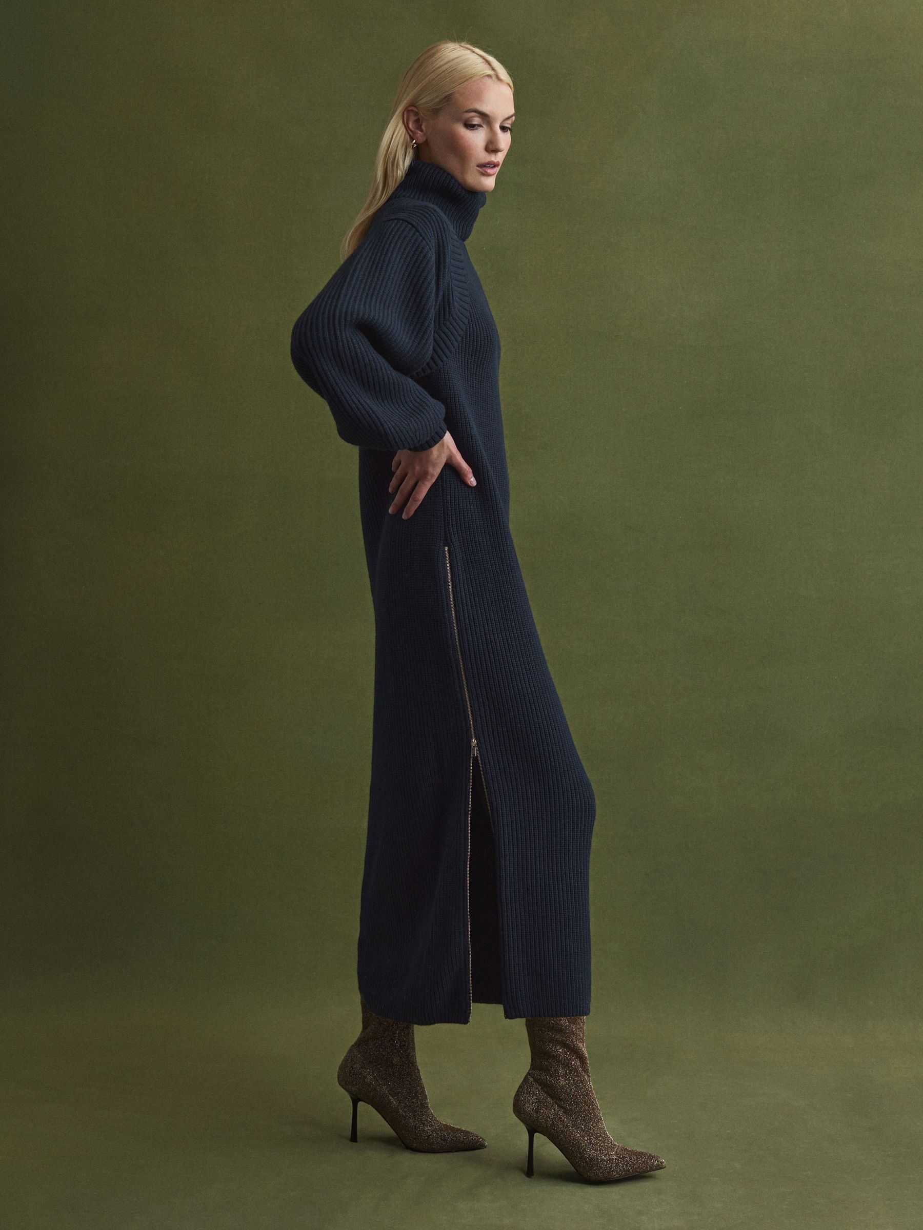 Florere Knitted Blouson Sleeve Shrug in Navy - Image 4 of 6