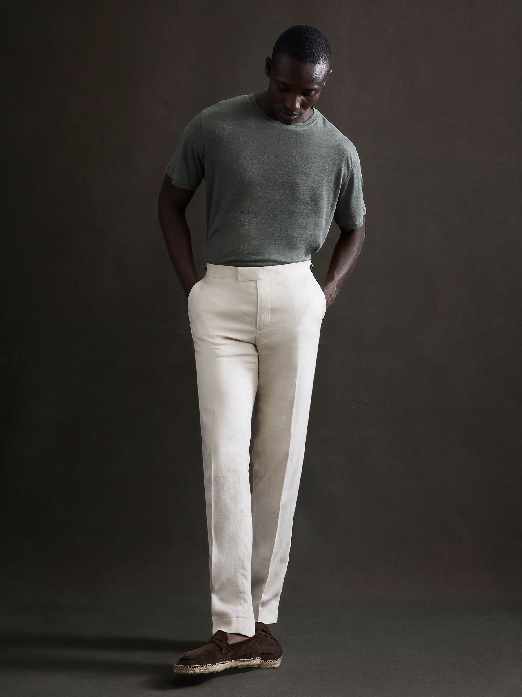 Linen Crew Neck T-Shirt in Fern Green - Image 3 of 5