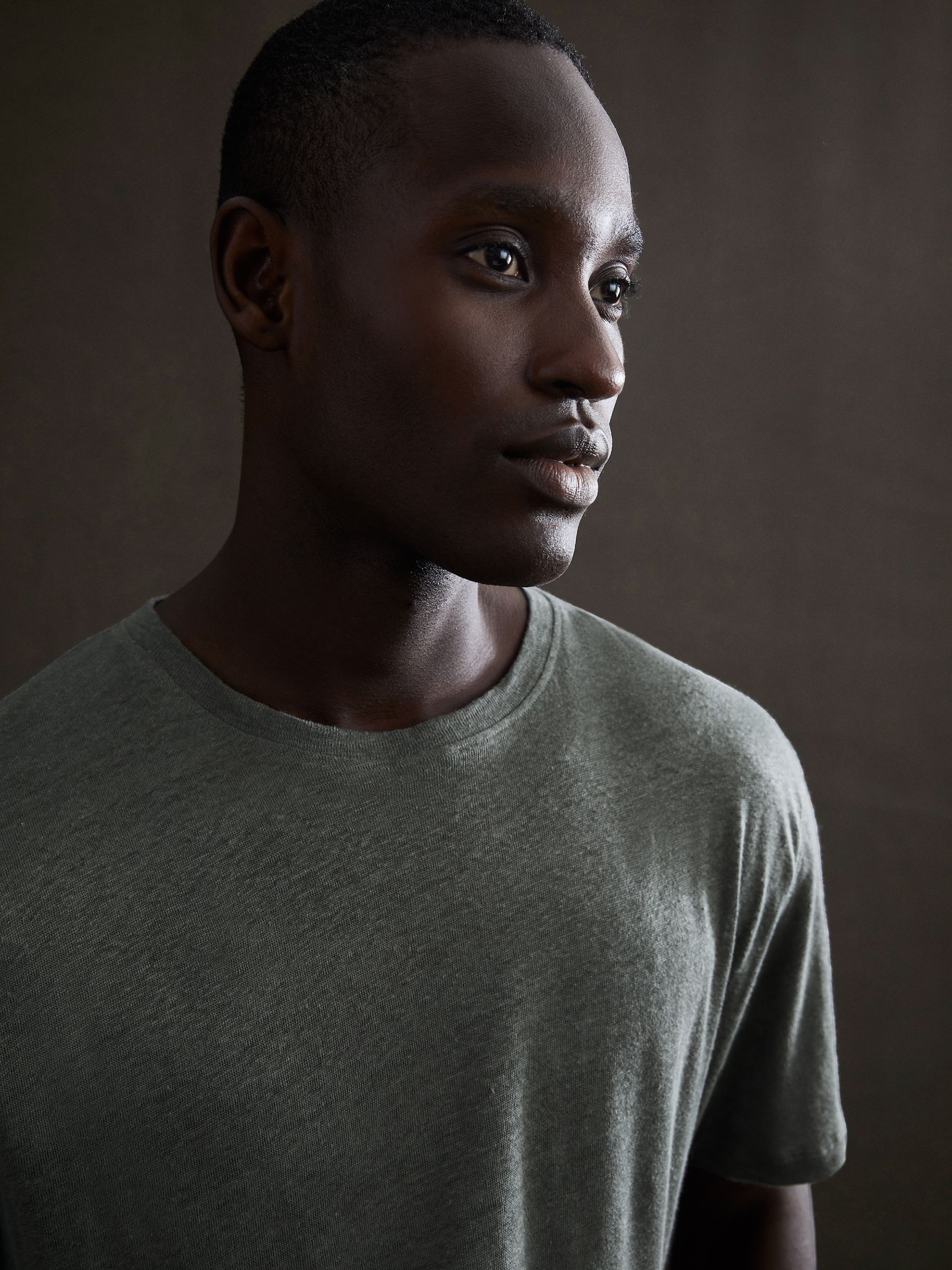 Linen Crew Neck T-Shirt in Fern Green - Image 5 of 5