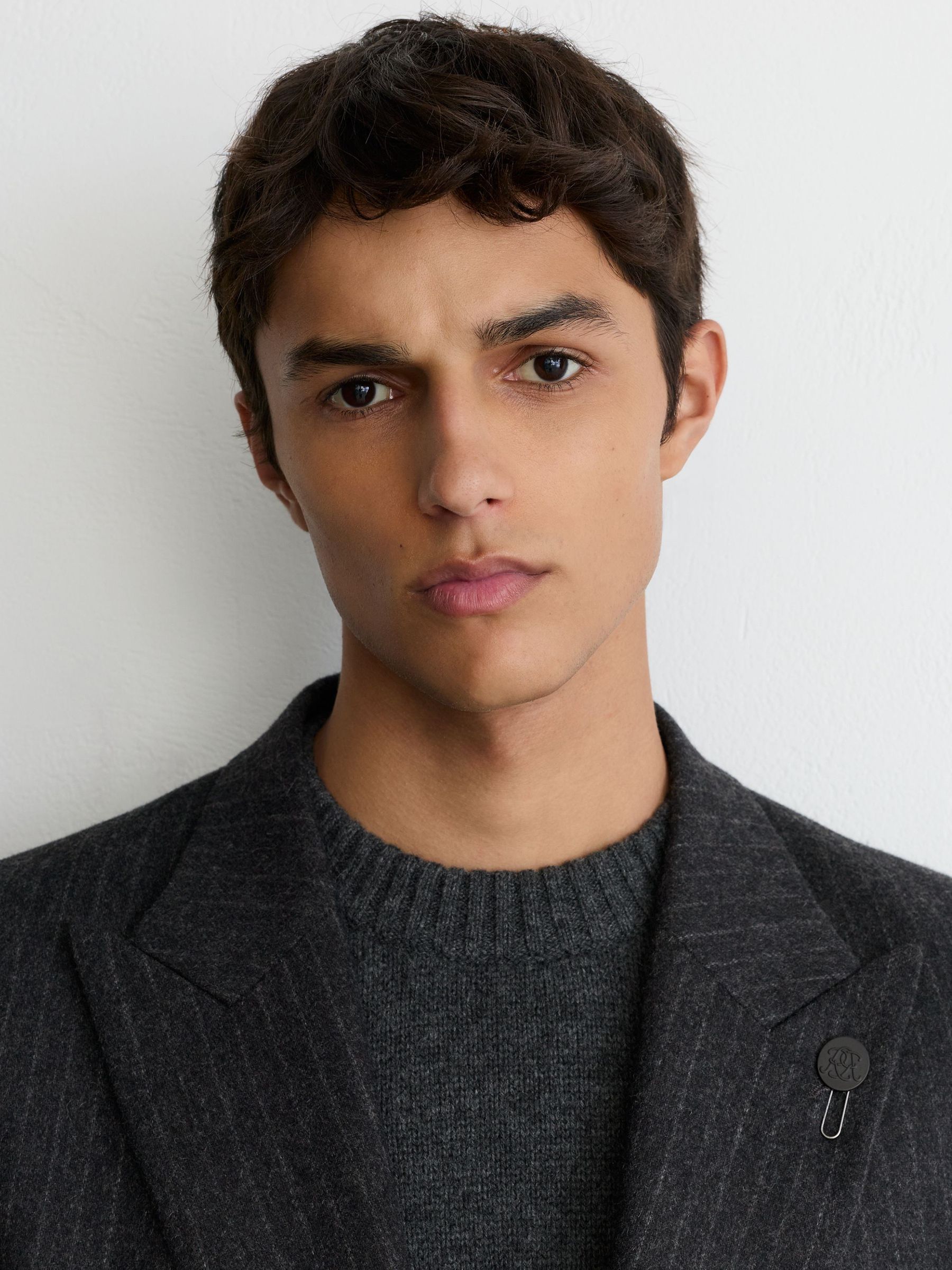 Monogram Wool-Blend Chalk-Stripe Double-Breasted Blazer Relaxed-Fit in Charcoal Grey - Image 6 de 9