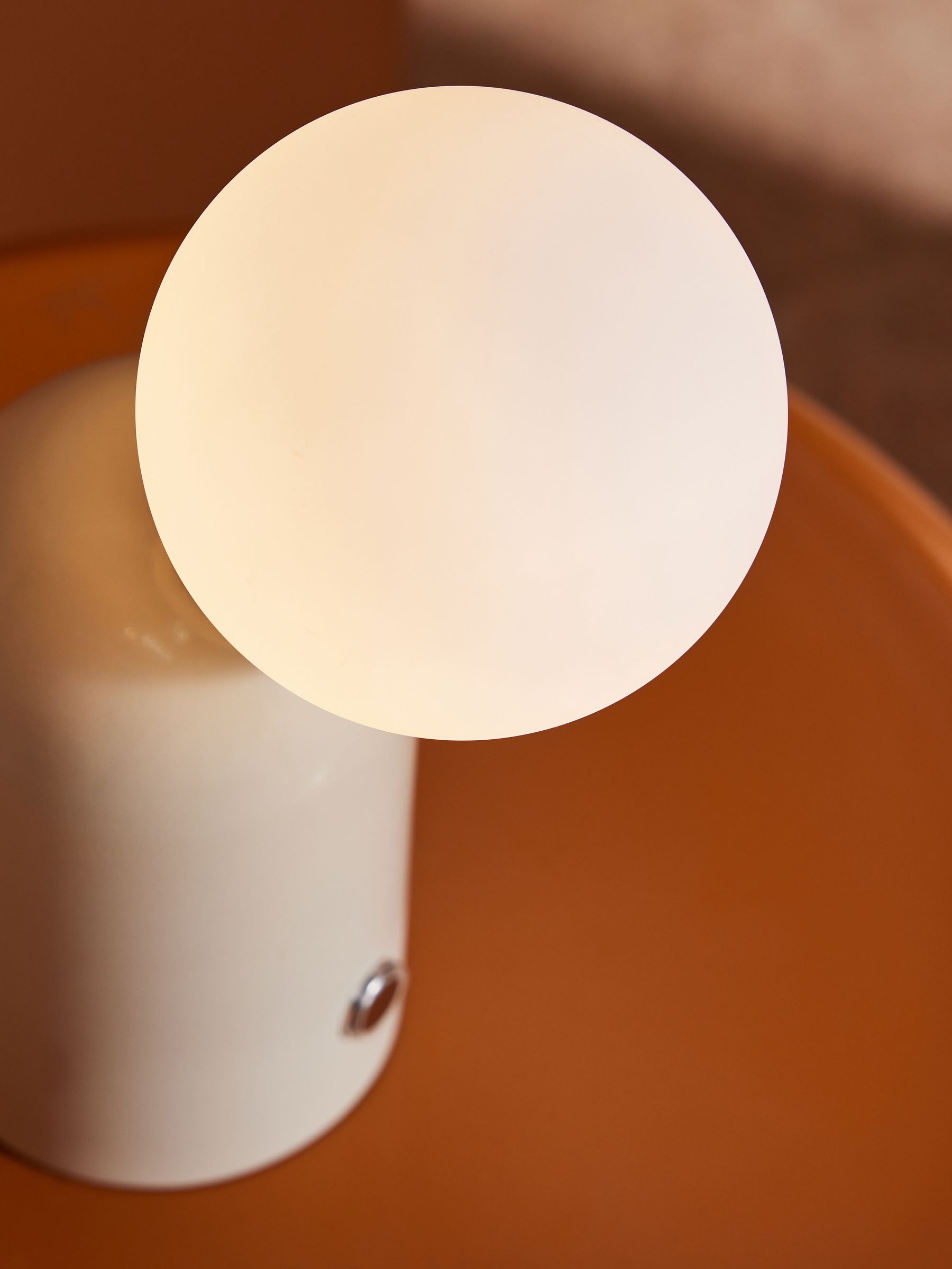 Vetro Rechargable Wireless Table Lamp in Cream - Image 3 of 4