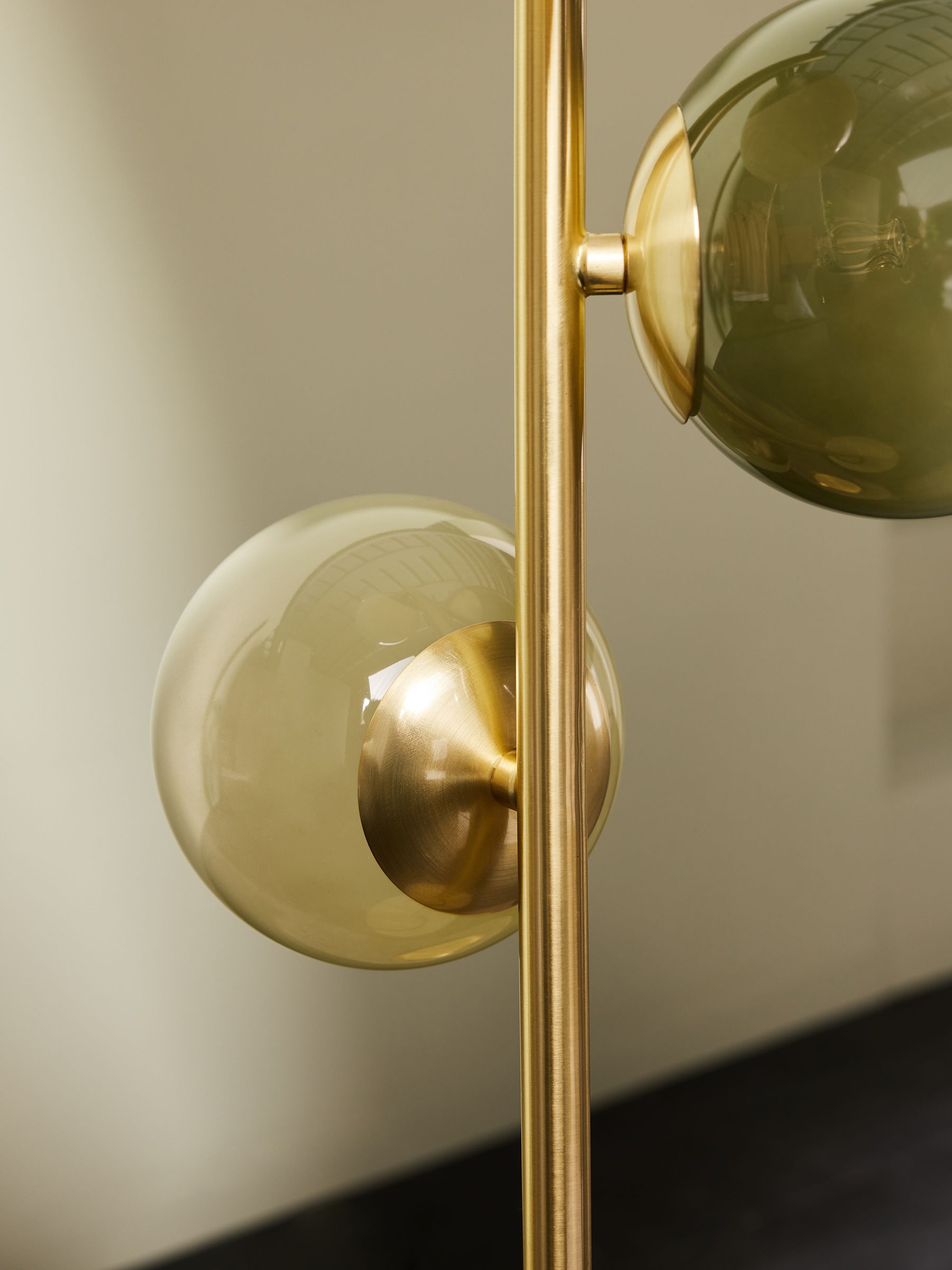 Globe Table Lamp in Brass/Green Ombre - Image 3 of 5