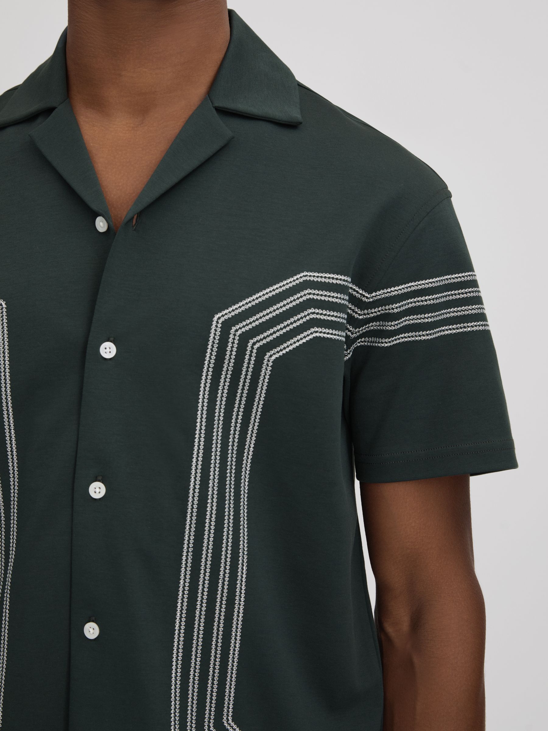 Mercerised Cotton Embroidered Cuban Collar Shirt in Emerald - Image 4 of 6