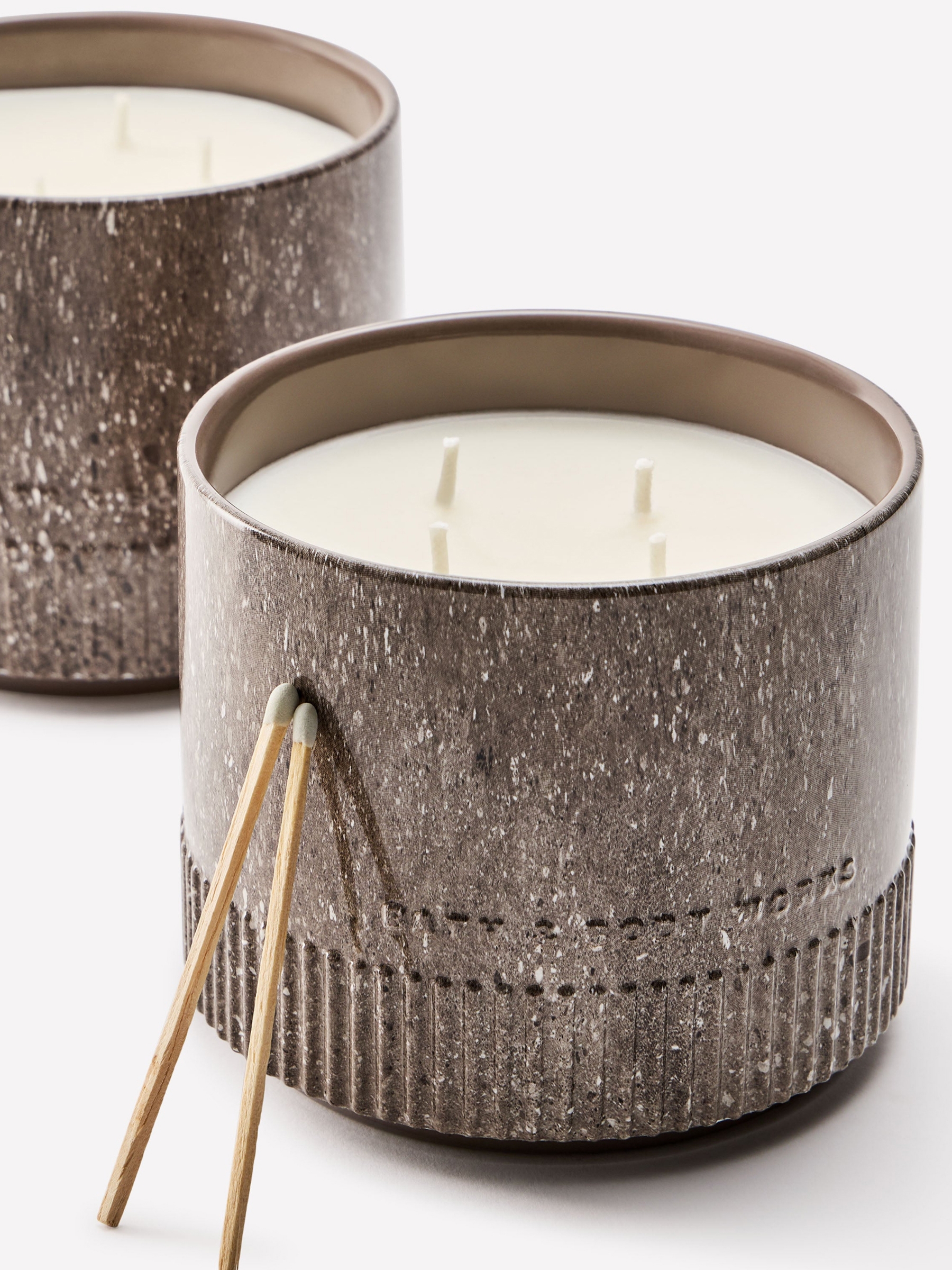 Sweet Orange & Agave 4-Wick Ceramic Candle 850g - Image 2 of 5