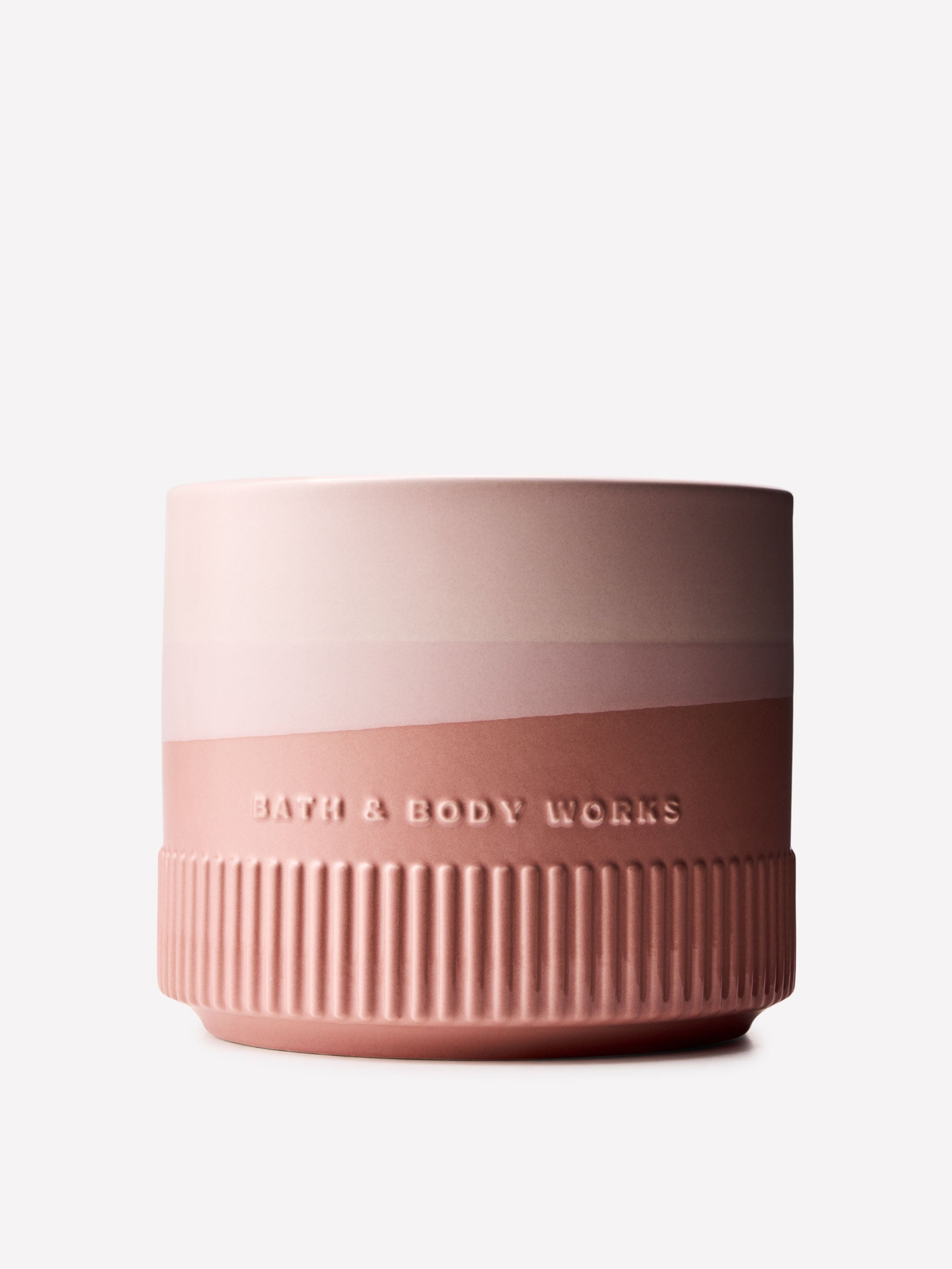 Vanilla & Tonka 4-Wick Ceramic Candle 850g - Image 1 of 5 Vanilla & Tonka 4-Wick Ceramic Candle 850g - Image 1 of 5