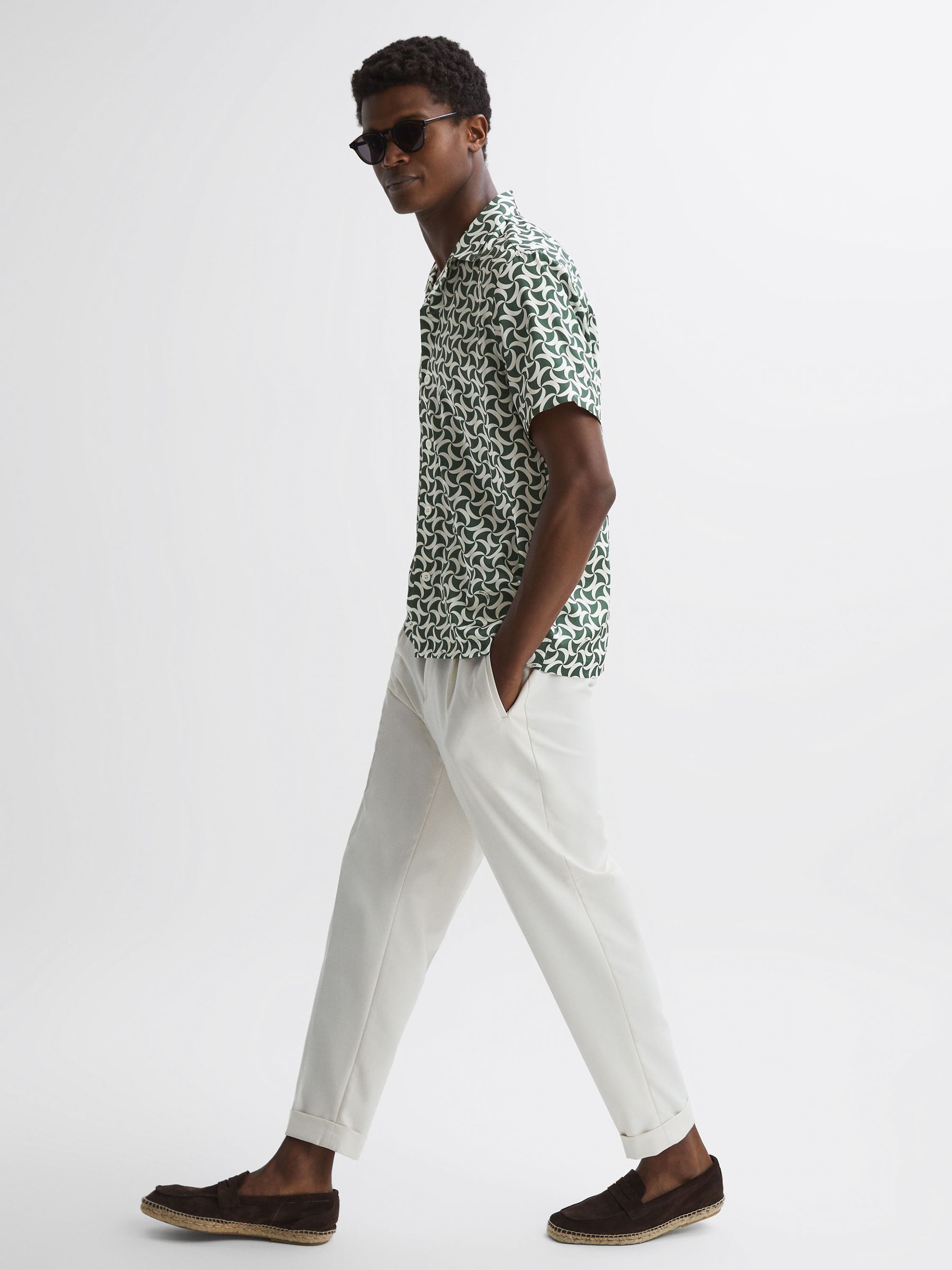 Reiss | Ché Printed Cuban Collar Button-Through Shirt in Green/White - Image 5 of 7