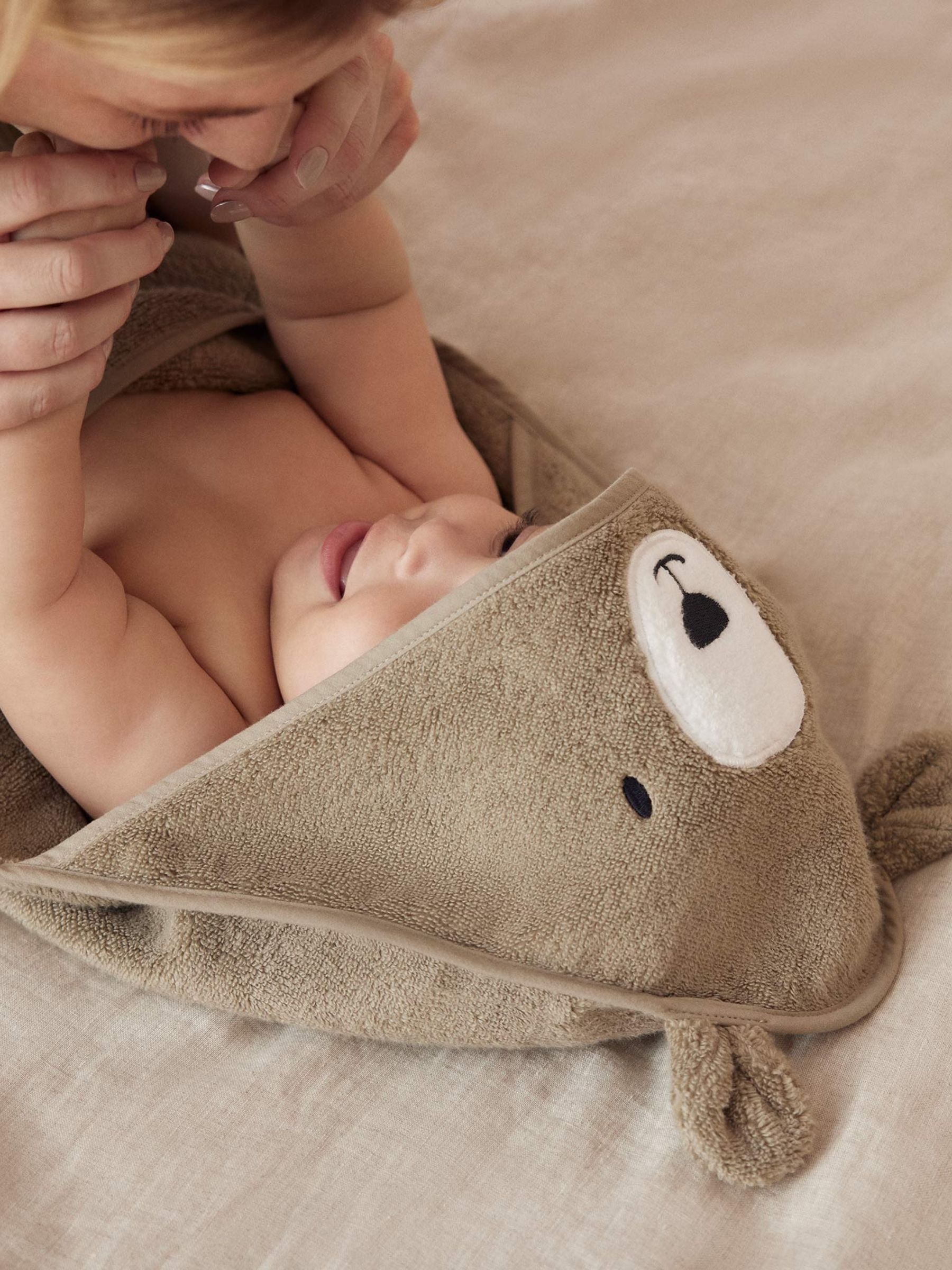 MORI Brown Bear Hooded Towel - Image 3 of 6