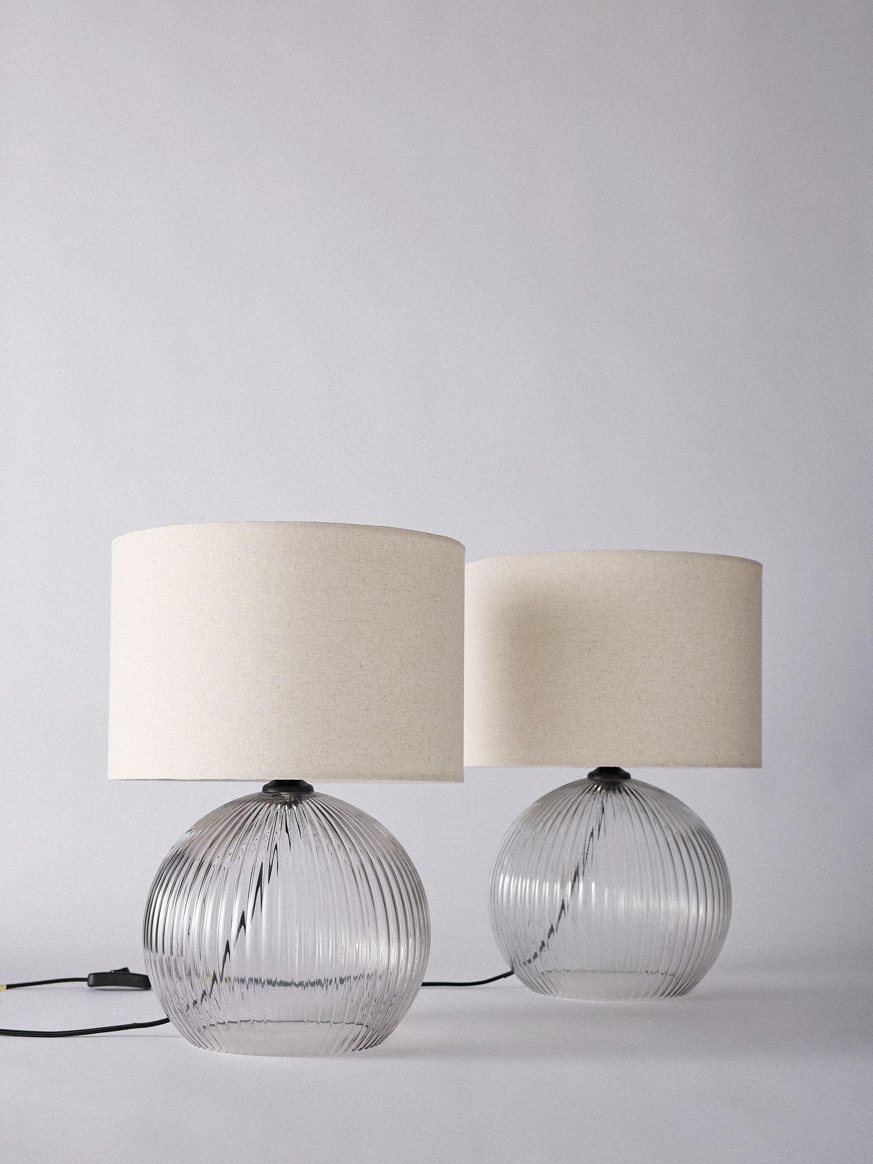 The Set 2 Pack Black Ribbed Glass Round Table Lamps - Image 4 of 5