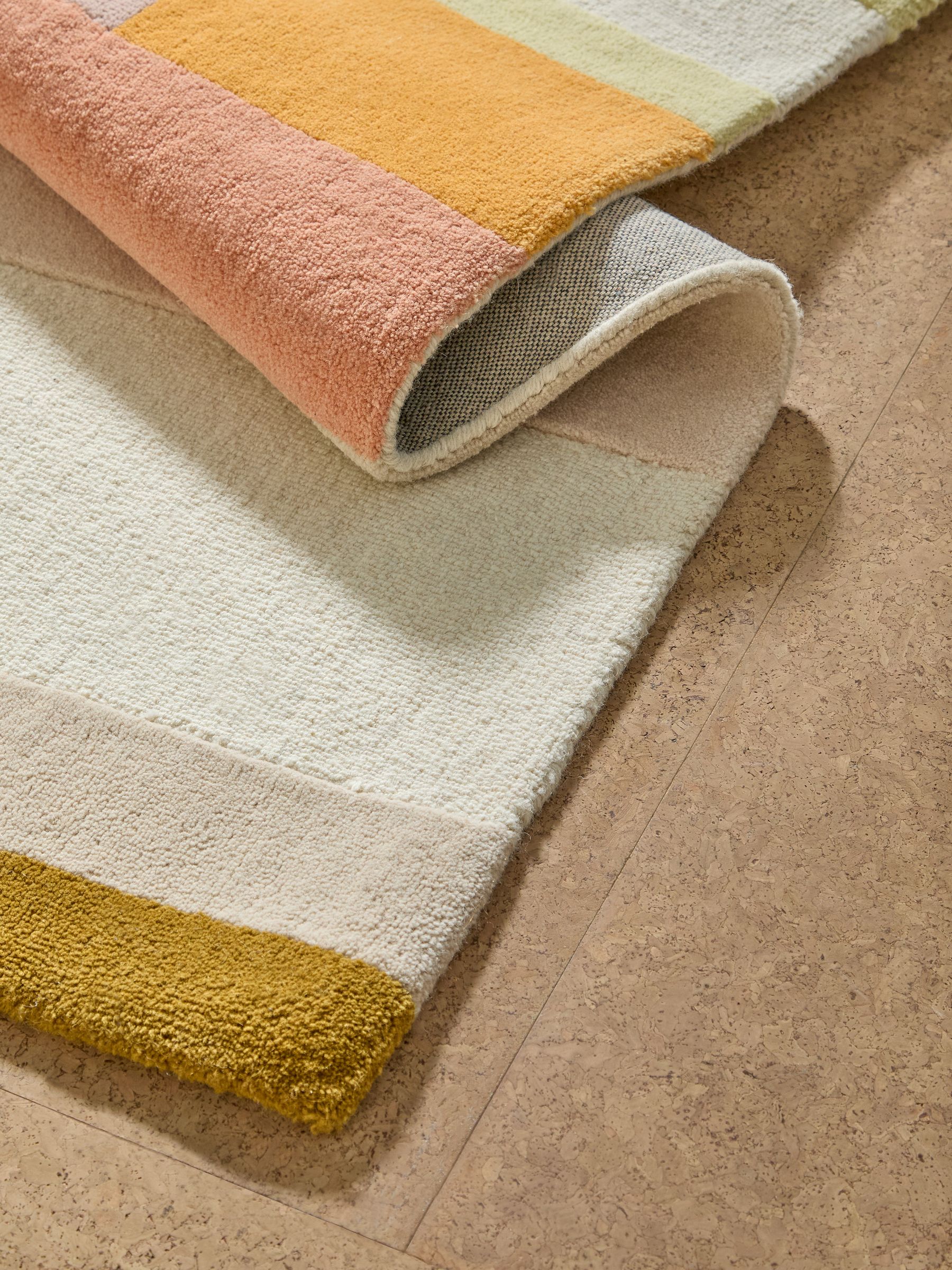 Alonzo Wool Rug in Multi - Image 4 of 4