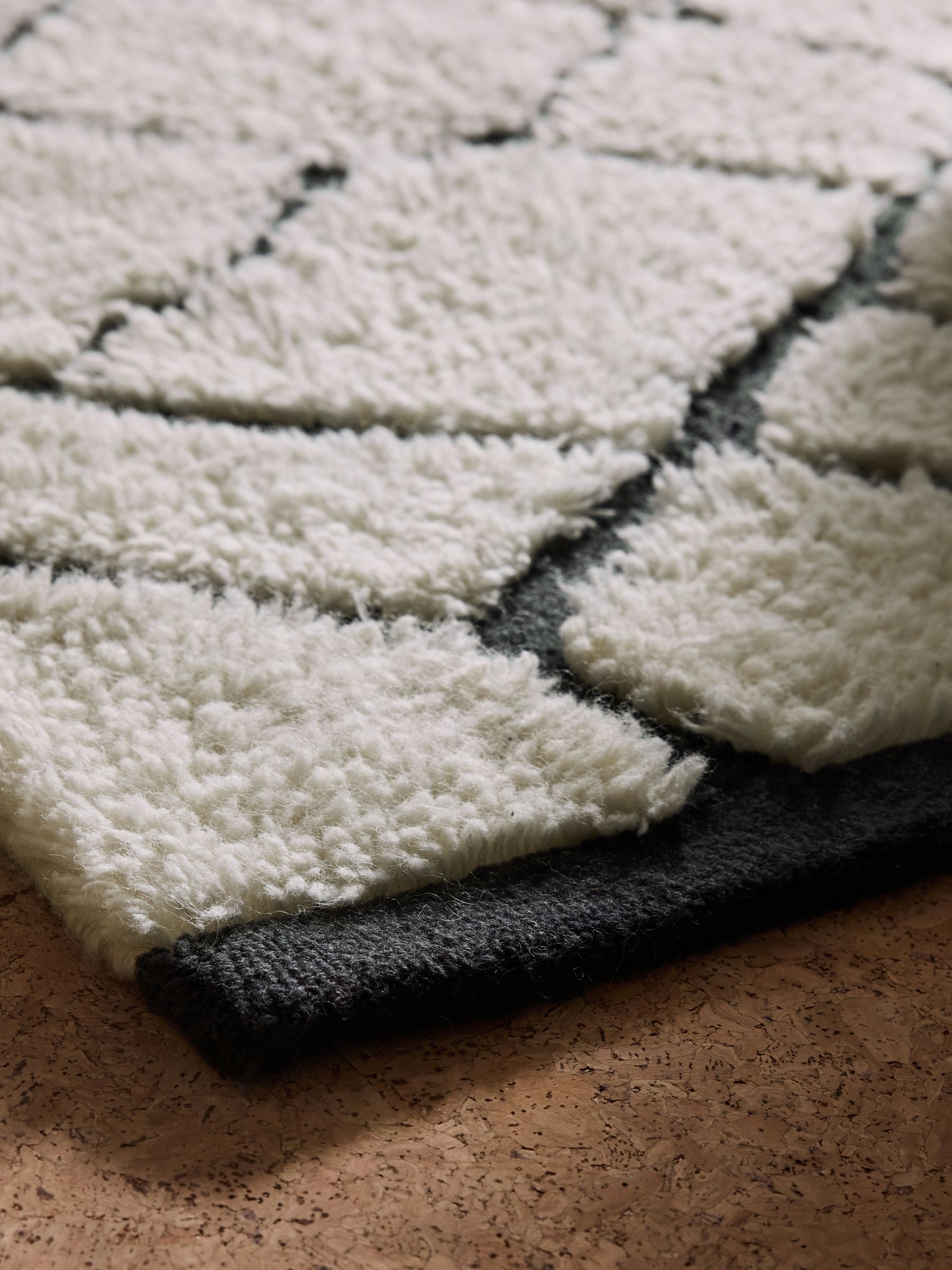 Marvin Wool Berber Rug in White - Image 4 of 5