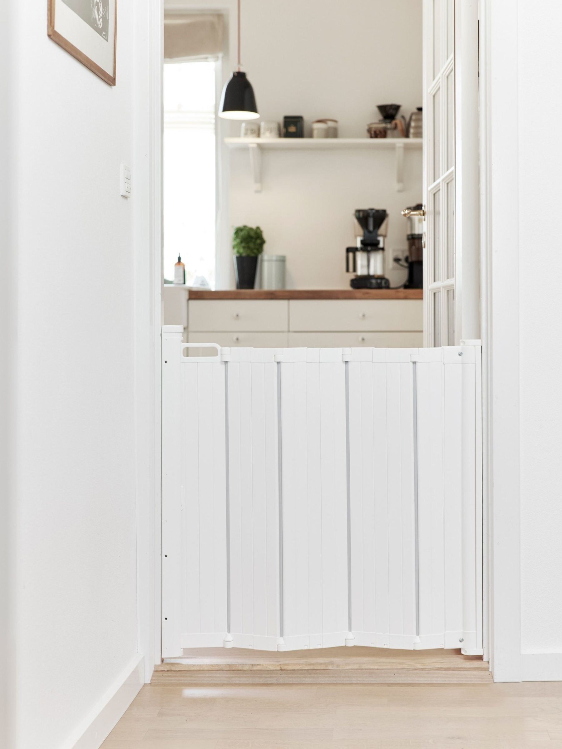 BabyDan Alma Folding Safety Gate - Image 3 of 9