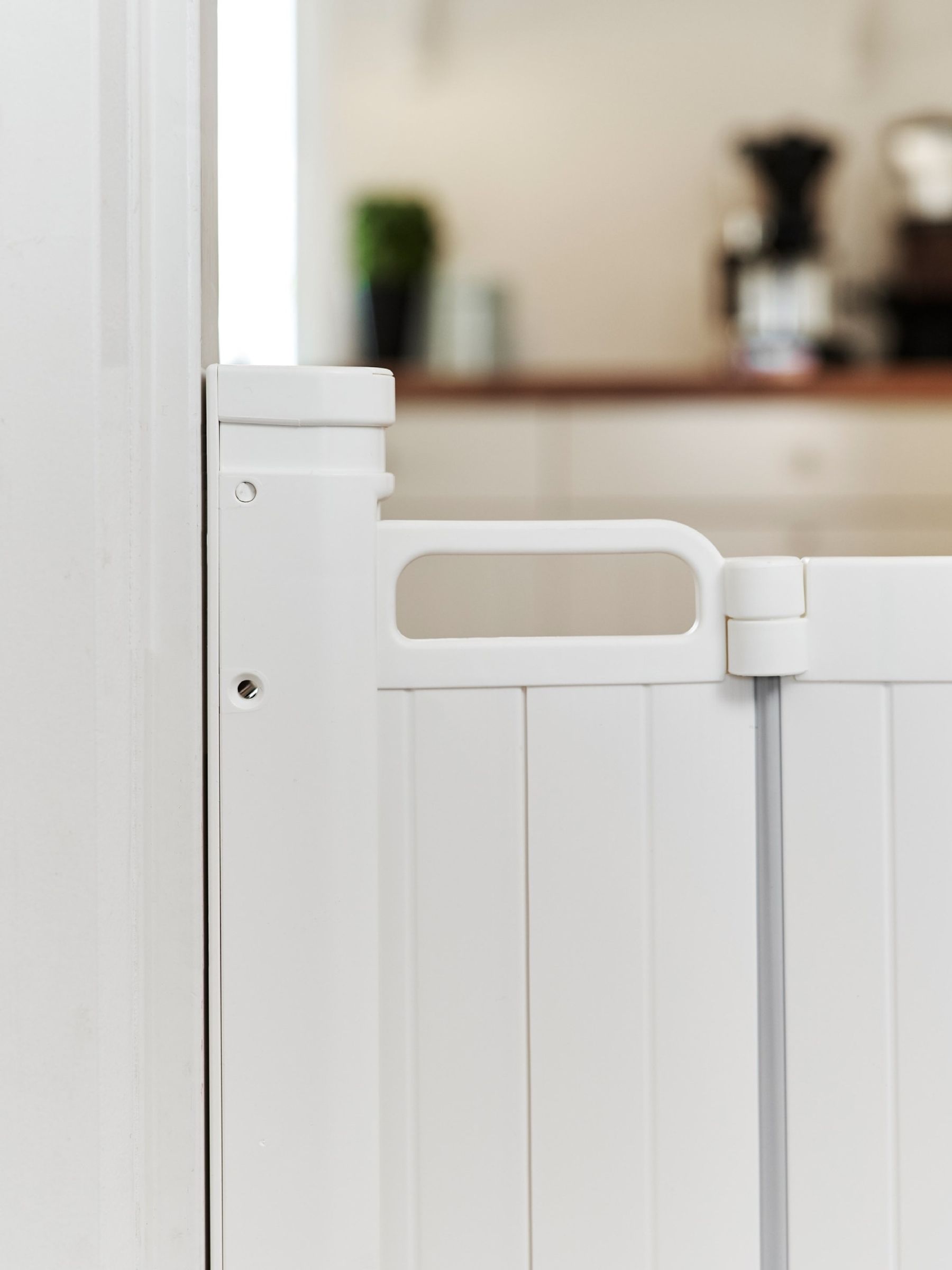BabyDan Alma Folding Safety Gate - Image 5 of 9