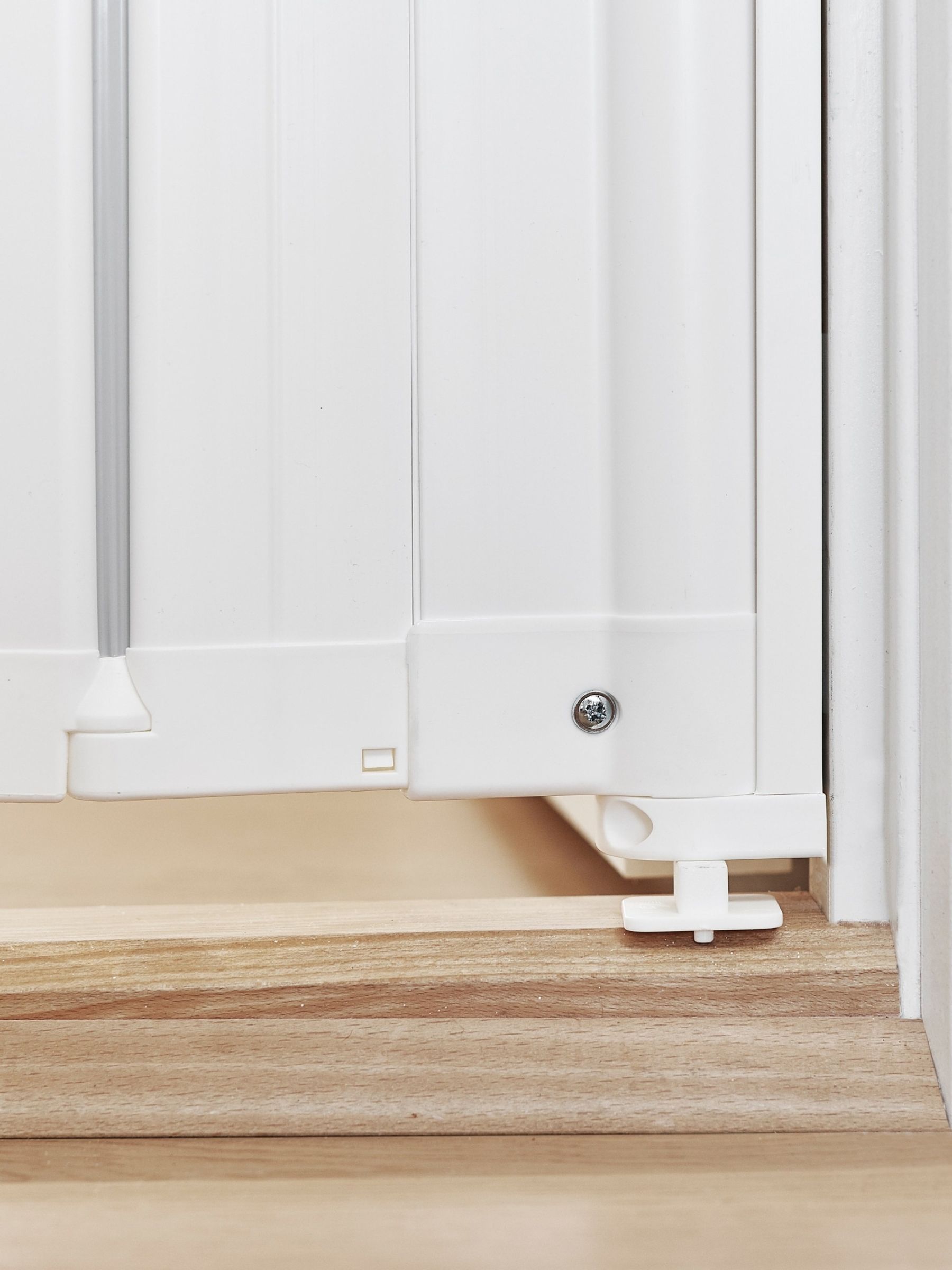 BabyDan Alma Folding Safety Gate - Image 8 of 9
