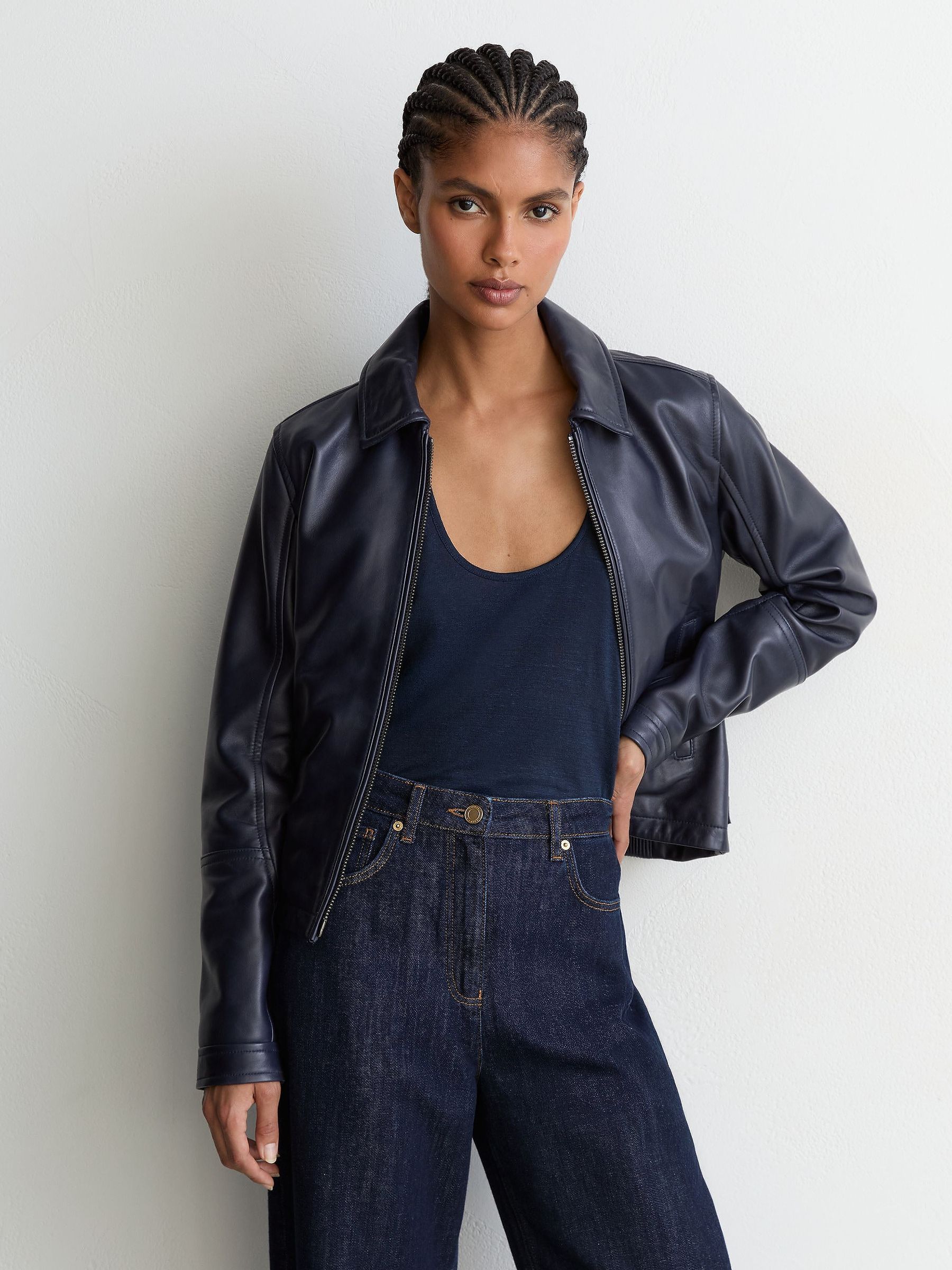 Barrel-Leg Jeans in Dark Blue - Image 8 of 9