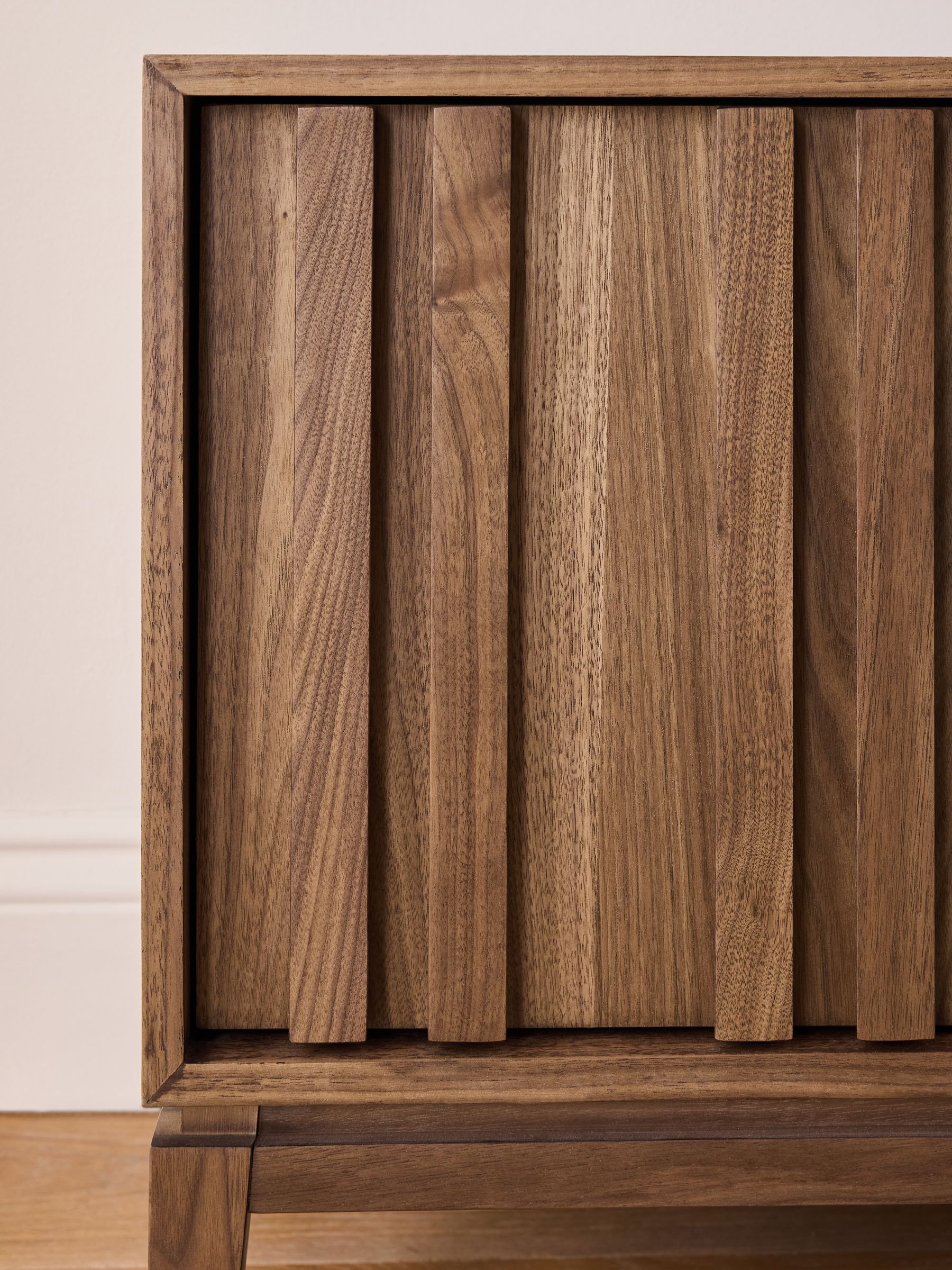 Jasper Conran London Walnut Belgrave Wide TV Unit - Image 5 of 11