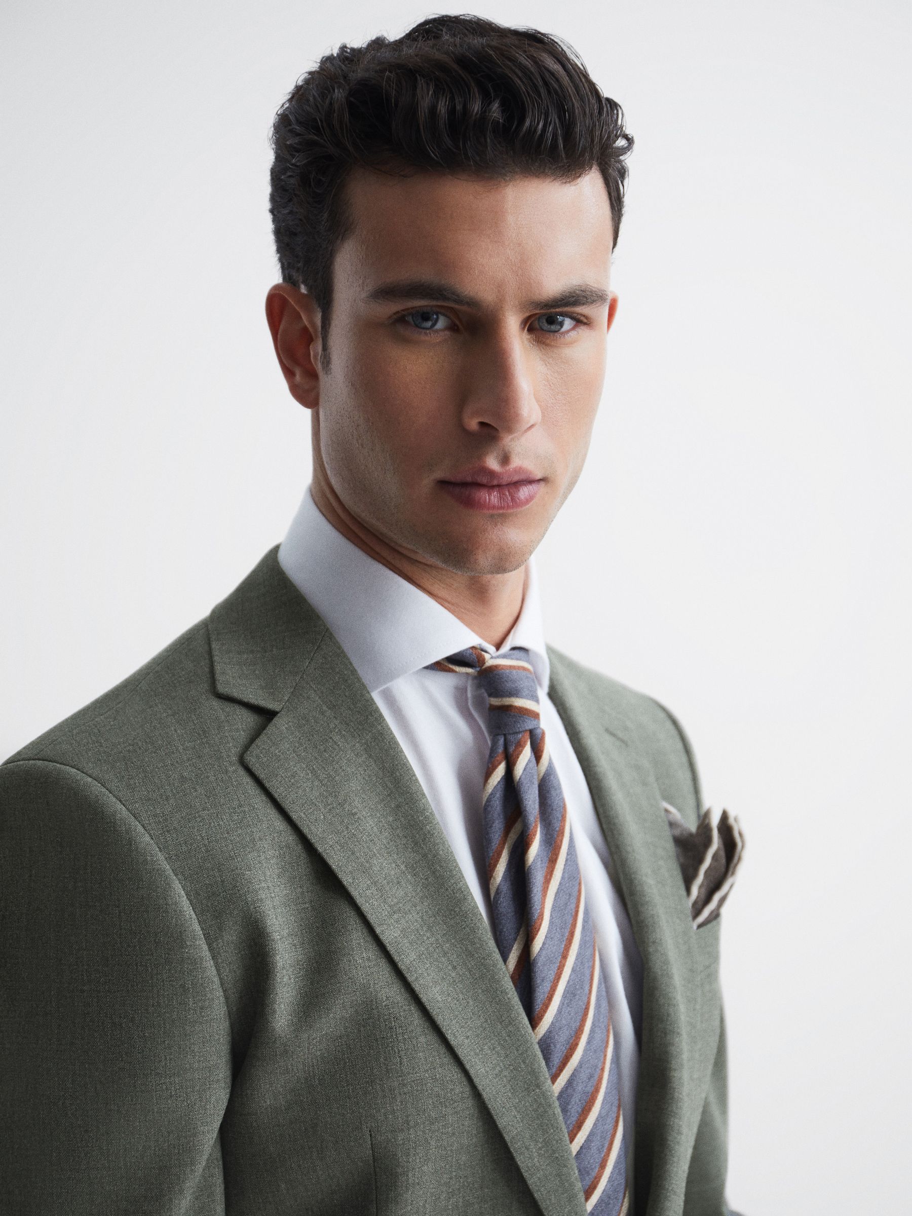Single Breasted Slim Fit Wool Blazer in Green - Image 4 of 8