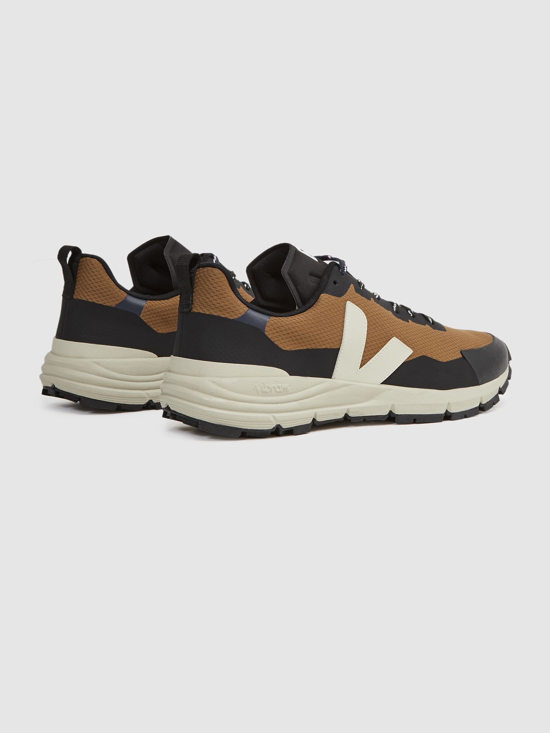 Veja Mesh Hiking Trainers in Tent Pierre Purple - Image 5 of 6