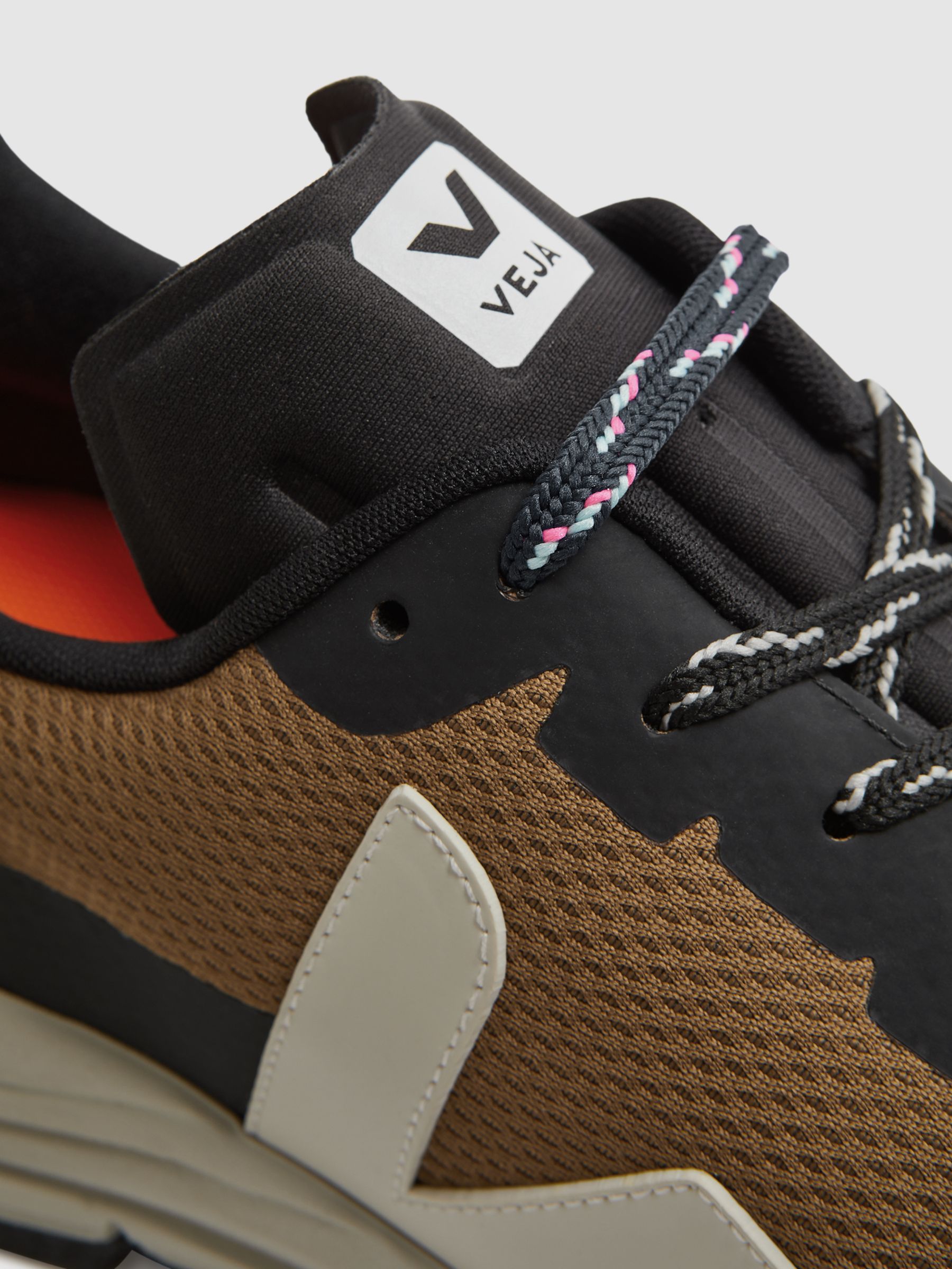 Veja Mesh Hiking Trainers in Tent Pierre Purple - Image 6 of 6