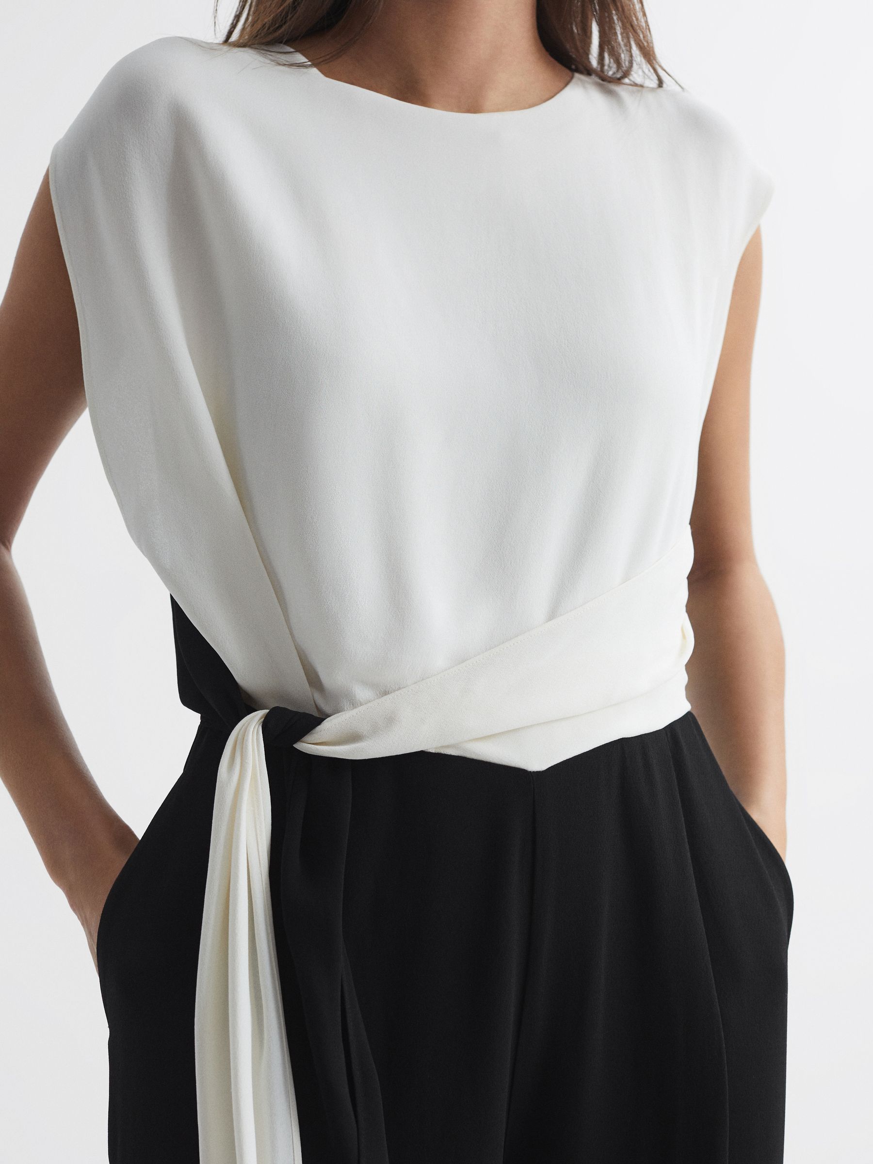 Fitted Colourblock Wide Leg Jumpsuit in Black/Cream - Image 3 of 5
