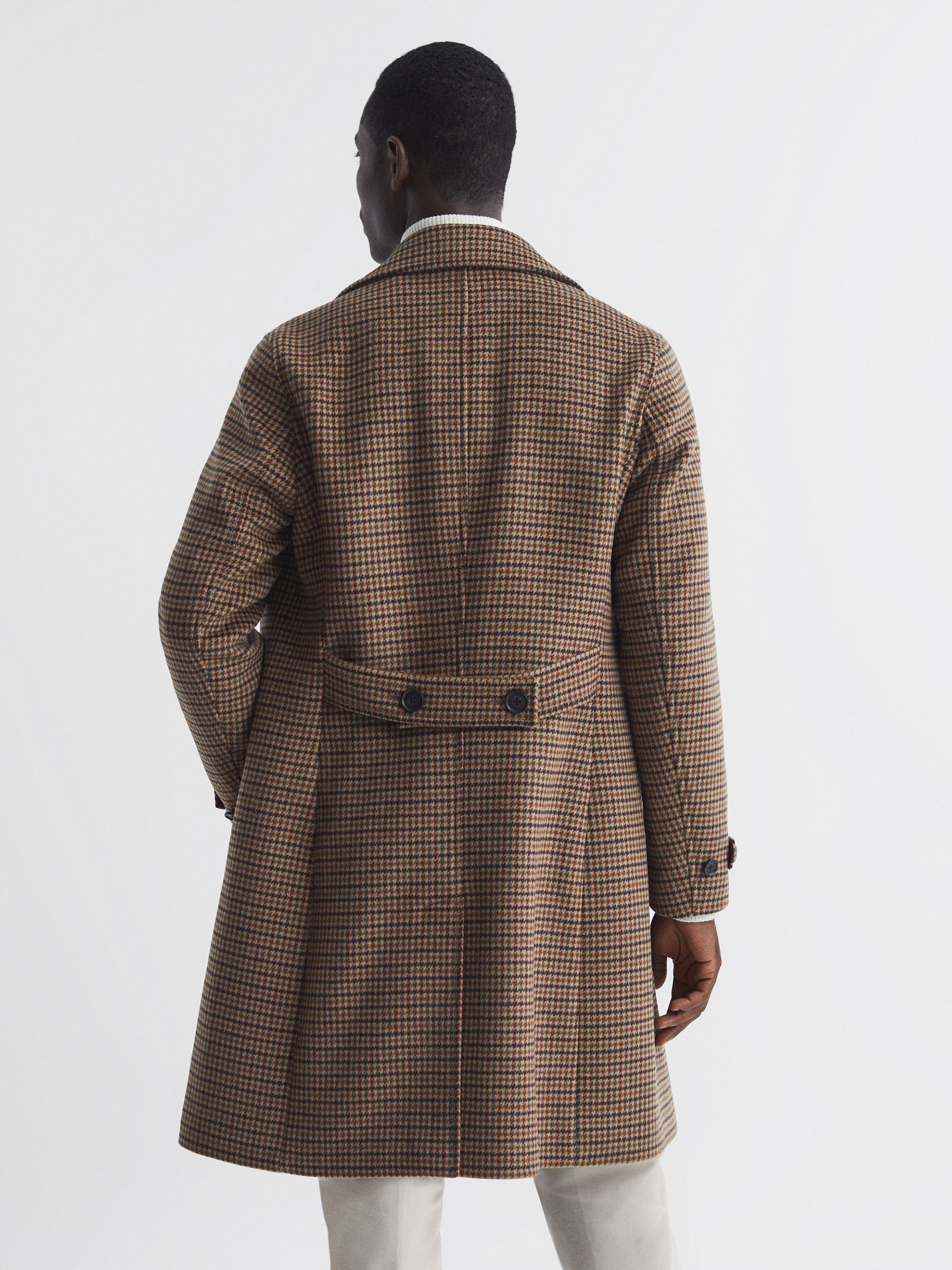 Modern Fit Wool Blend Double Breasted Dogtooth Coat in Camel - Image 5 of 6