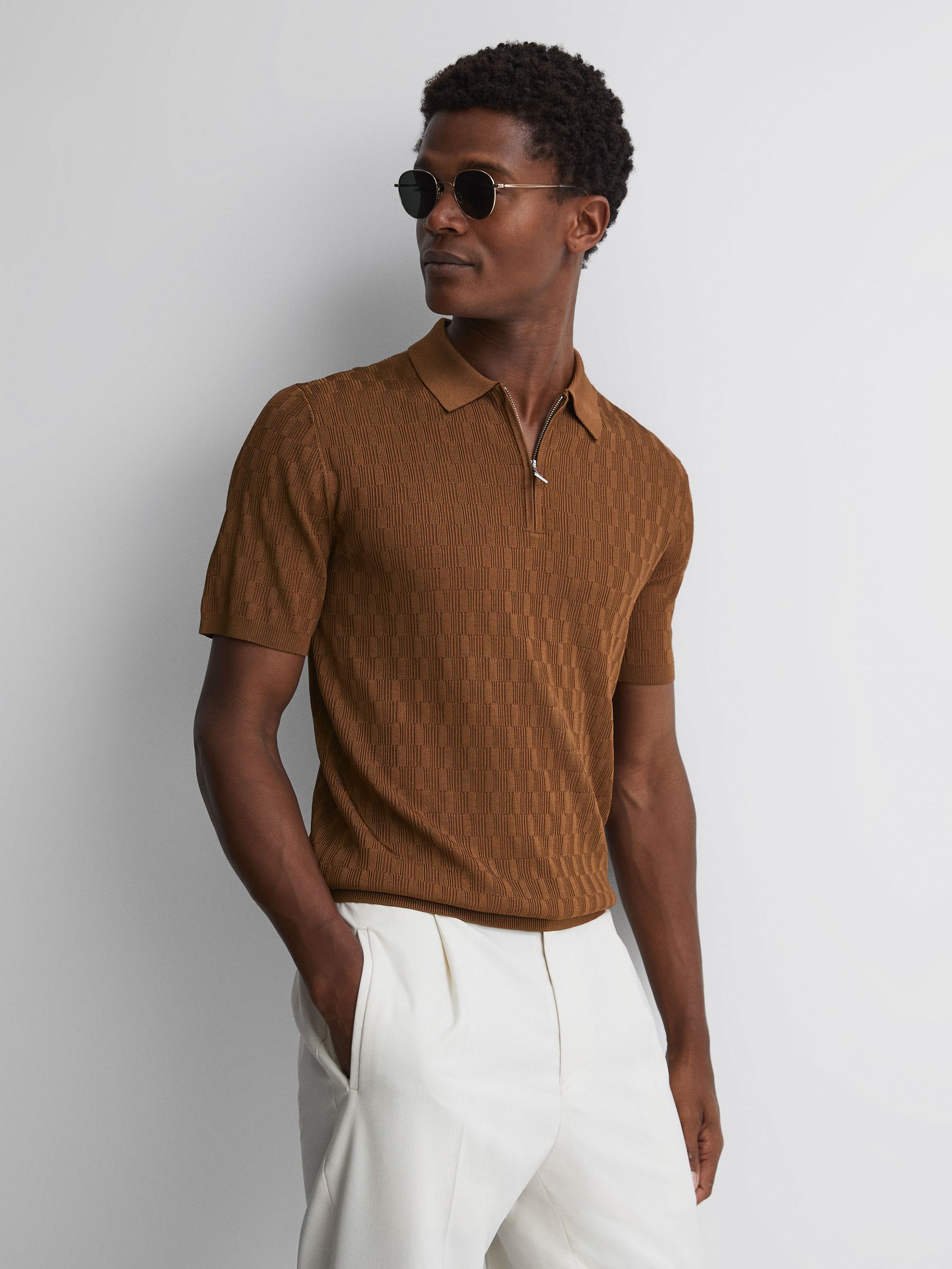 トップス tan Reiss Half-Zip Textured Polo T-Shirt in Tobacco | REISS