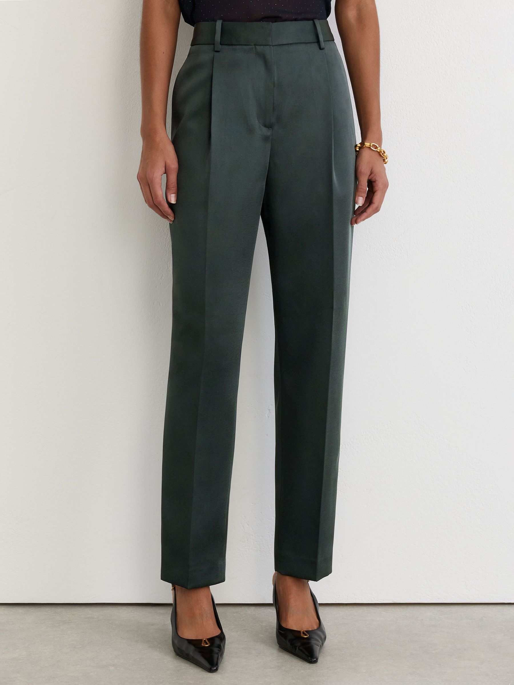 Petite Satin Single-Pleat Tapered Trousers in Green - Image 3 de 7
