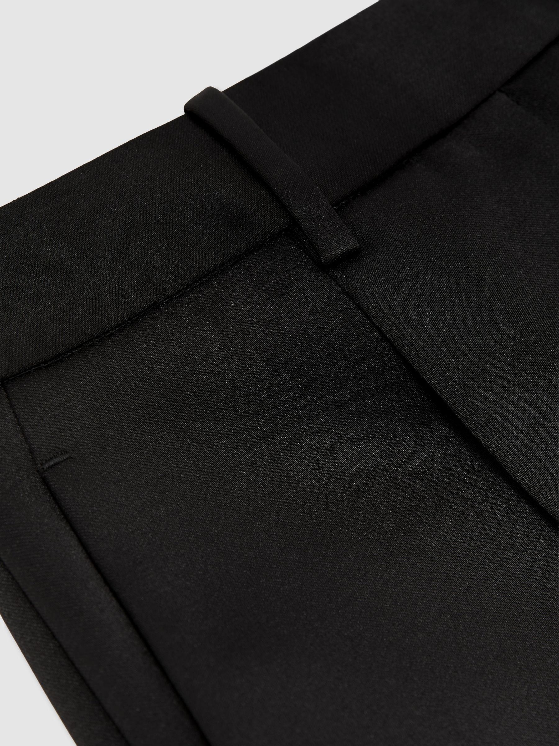 Satin Single-Pleat Tapered Trousers in Black - Image 6 de 6