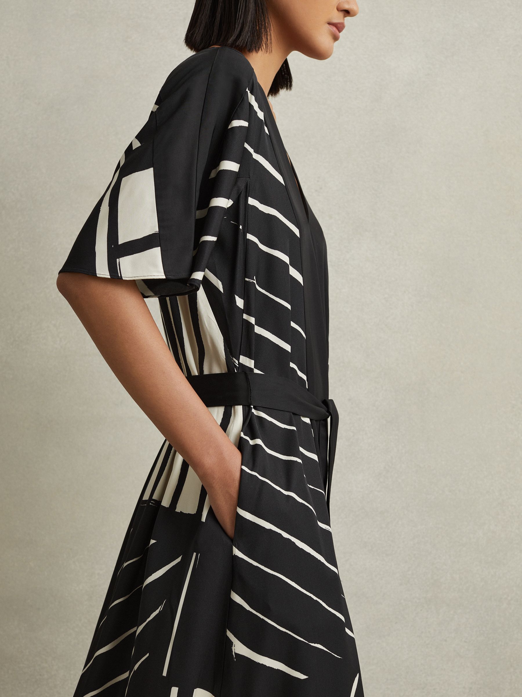 Printed Fit and Flare Midi Dress in Black/White - Image 5 of 7