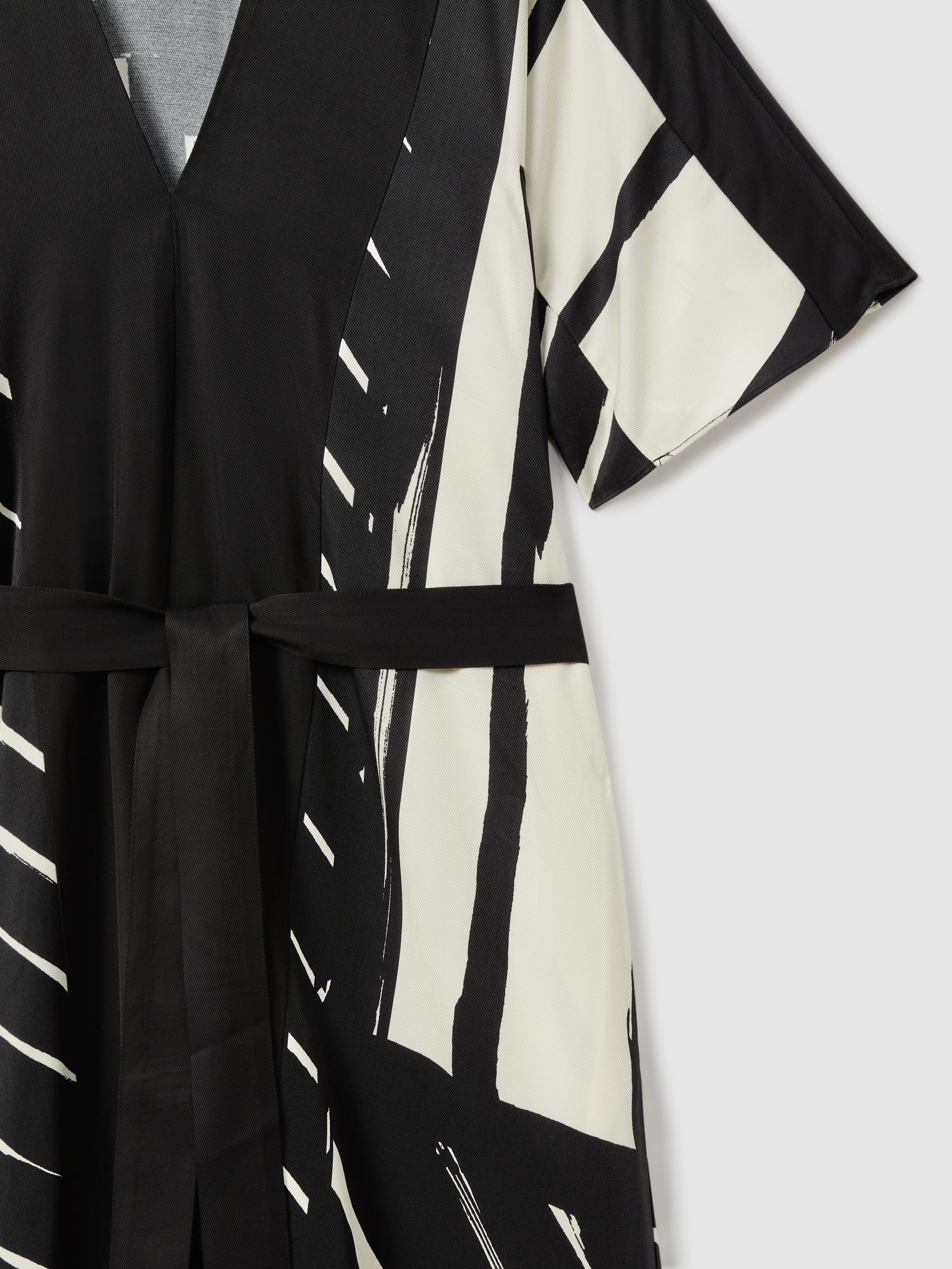 Printed Fit and Flare Midi Dress in Black/White - Image 7 of 7