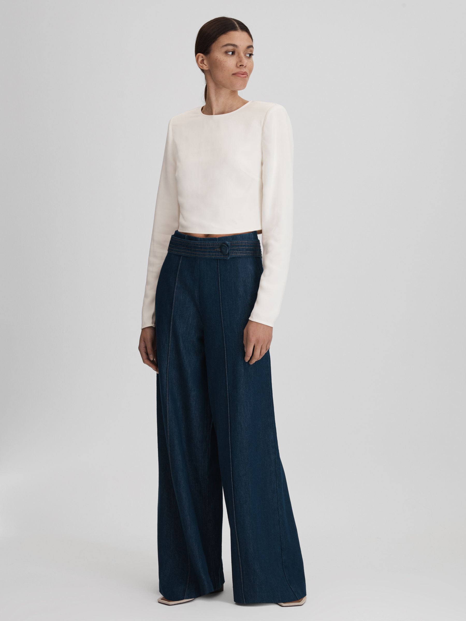 Crew Neck Cropped Top in Cream - Image 3 of 5
