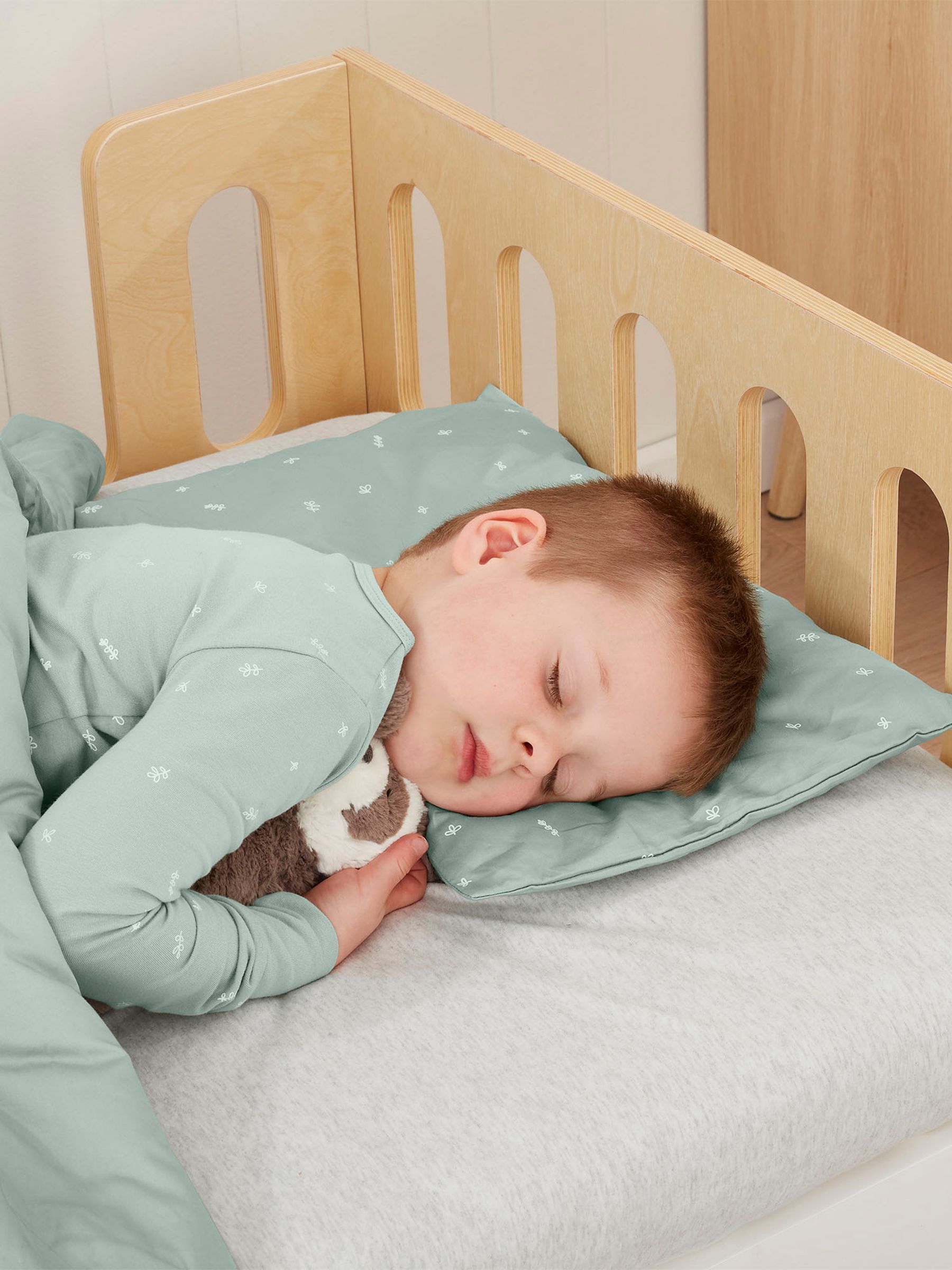 ergoPouch Toddler Pillow & Case - Image 2 of 4