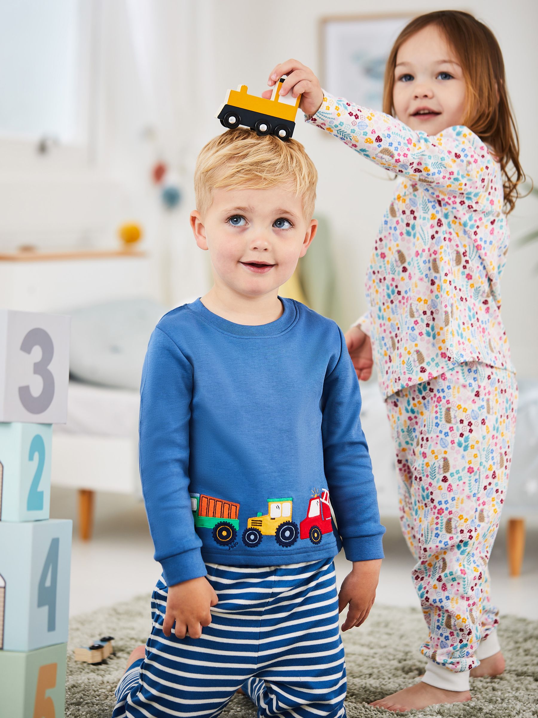 Indigo Boys' 2-Pack Transport Jersey Pyjamas - Image 10 of 11